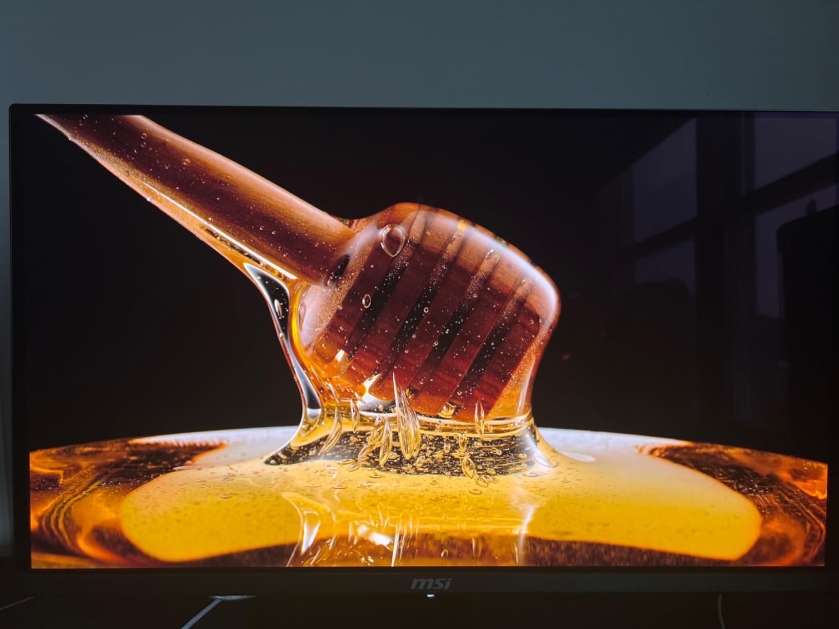 MSI MAG 271QPX QD-OLED, 27 OLED Gaming Monitor, 2560 x 1440 (QHD), 0.03ms Response time, 360Hz, True Black HDR 400, HDMI, DP Port, USB Type C, Tilt, Height, Black - Customer Photo 2