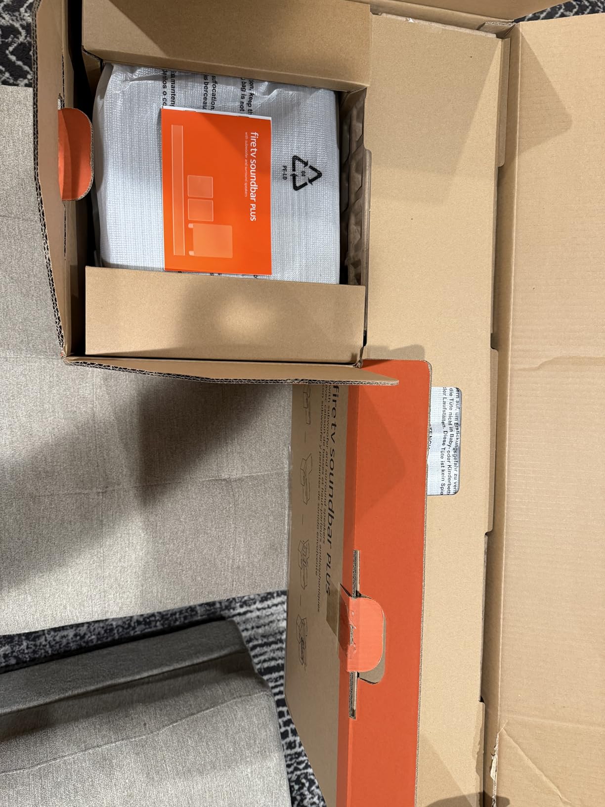 Amazon Fire TV Soundbar Plus with subwoofer and surround sound speakers (newest model), 5.1 channel, Dolby Atmos, clear dialogue - Customer Photo 3