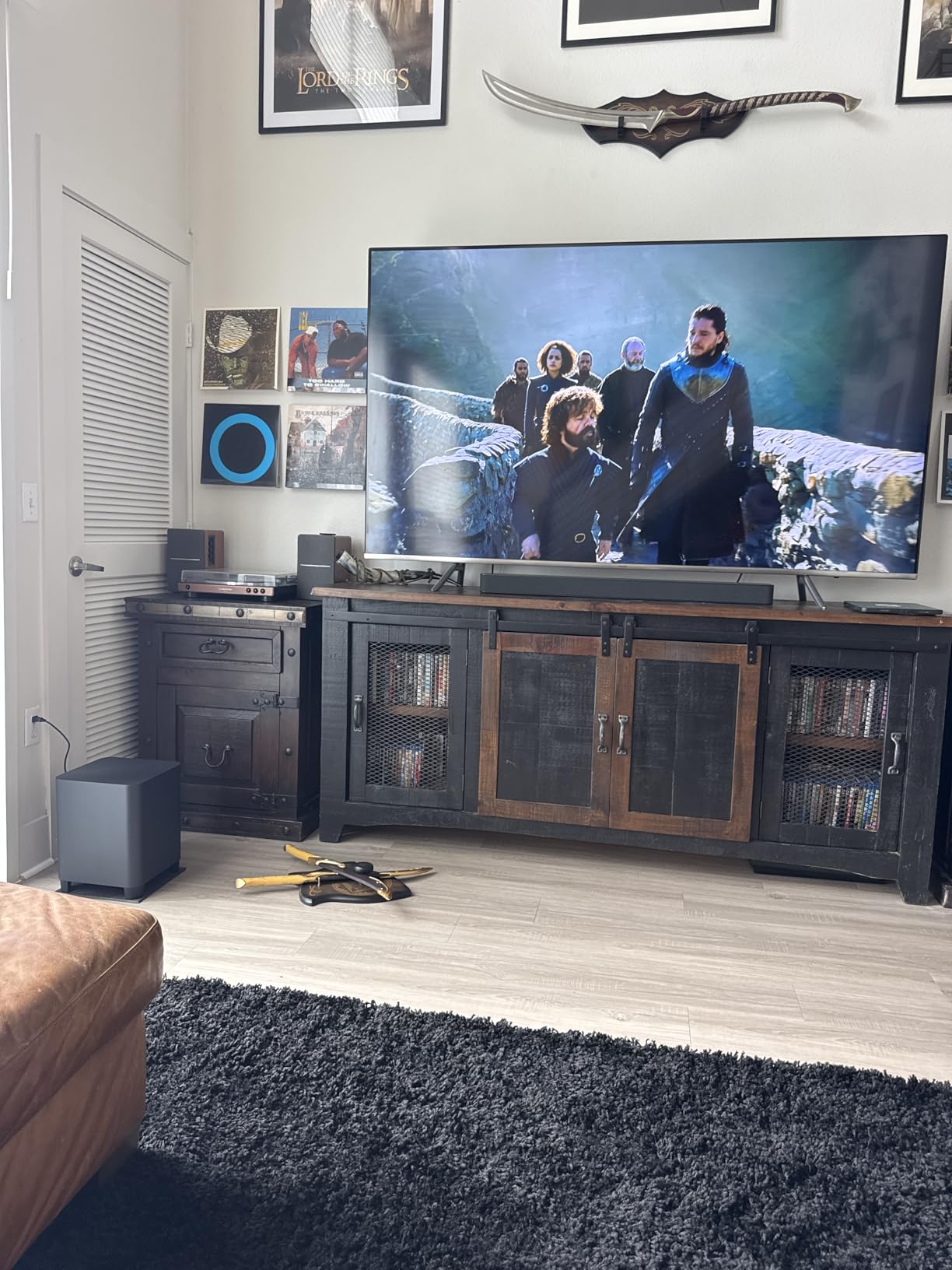 Amazon Fire TV Soundbar Plus with subwoofer (newest model), 3.1 channel, Dolby Atmos, DTS:X, clear dialogue Customer Review Amazon Fire TV Soundbar Plus with subwoofer (newest model), 3.1 channel, Dolby Atmos, DTS:X, clear dialogue - Customer Photo 1