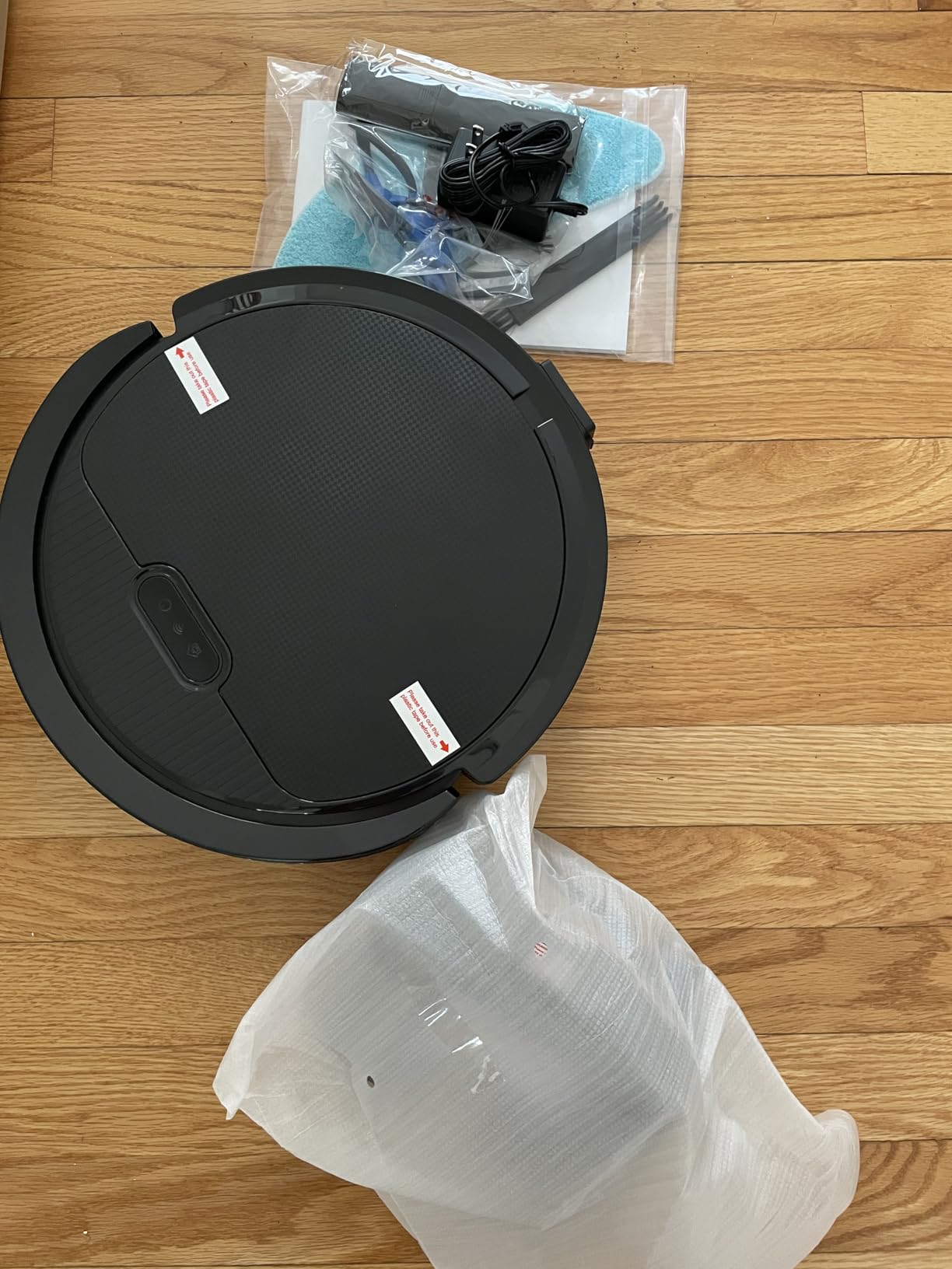 Pureatic V3 3 in 1 Robot Vacuum and Mop with 5000Pa Suction Power, Work with 2.4GWifi/ Alexa/App/, Self-Charging Vacuum Cleaner, Tangle-Free, Ideal for Pet Hair,Carpet and Hard Floor - Customer Photo 2