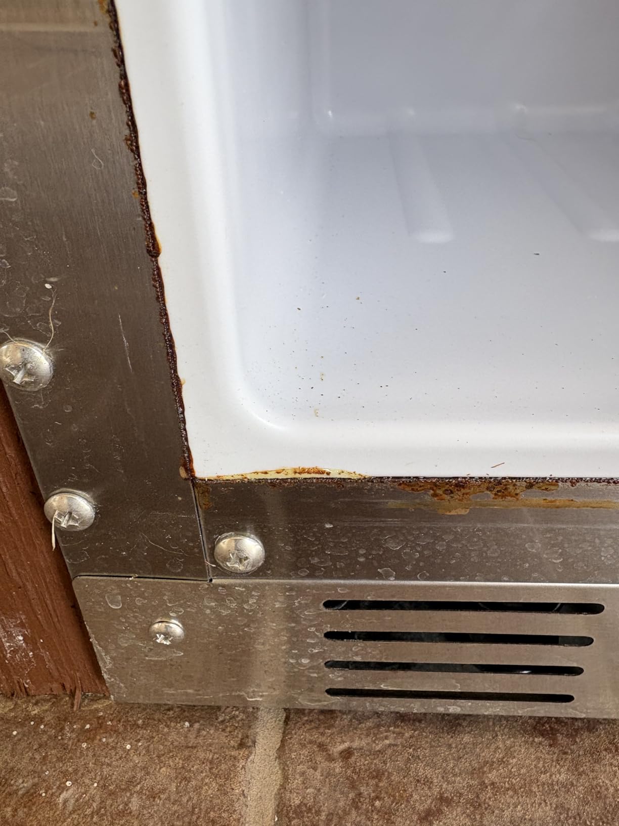 21 Inch Outdoor Refrigerator, Weather Proof Stainless Steel Beverage Beer Cooler Under Counter Fridge, Indoor/Outdoor Refrigerator with 3 Shelves for Patio Kitchen and Commercial Use - Customer Photo 3