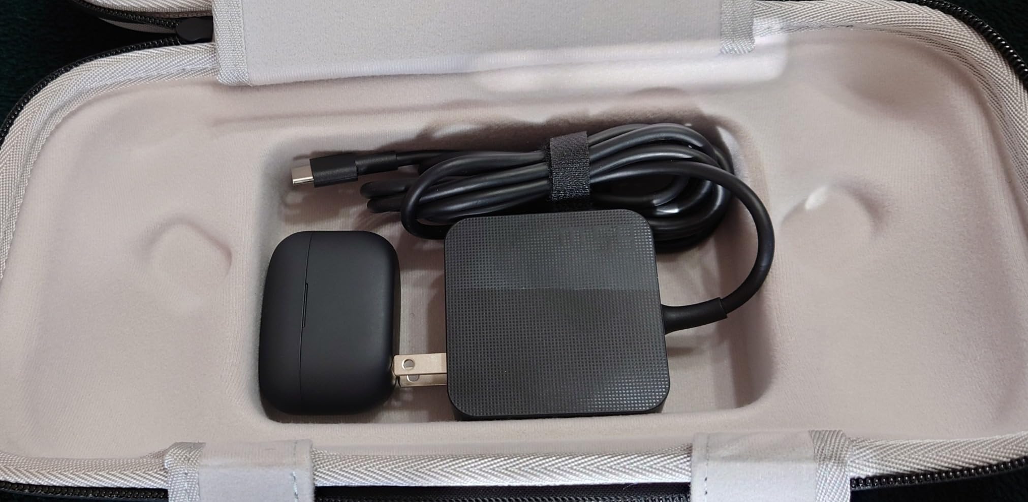 Syntech Hard Carrying Case Compatible with ASUS ROG Ally/ROG Ally X Console and Accessories, Portable Travel Handheld Case for Storage, EVA Shockproof Protective Carry Bag with Large Capacity, Black Customer Review Syntech Hard Carrying Case Compatible with ASUS ROG Ally/ROG Ally X Console and Accessories, Portable Travel Handheld Case for Storage, EVA Shockproof Protective Carry Bag with Large Capacity, Black - Customer Photo 2