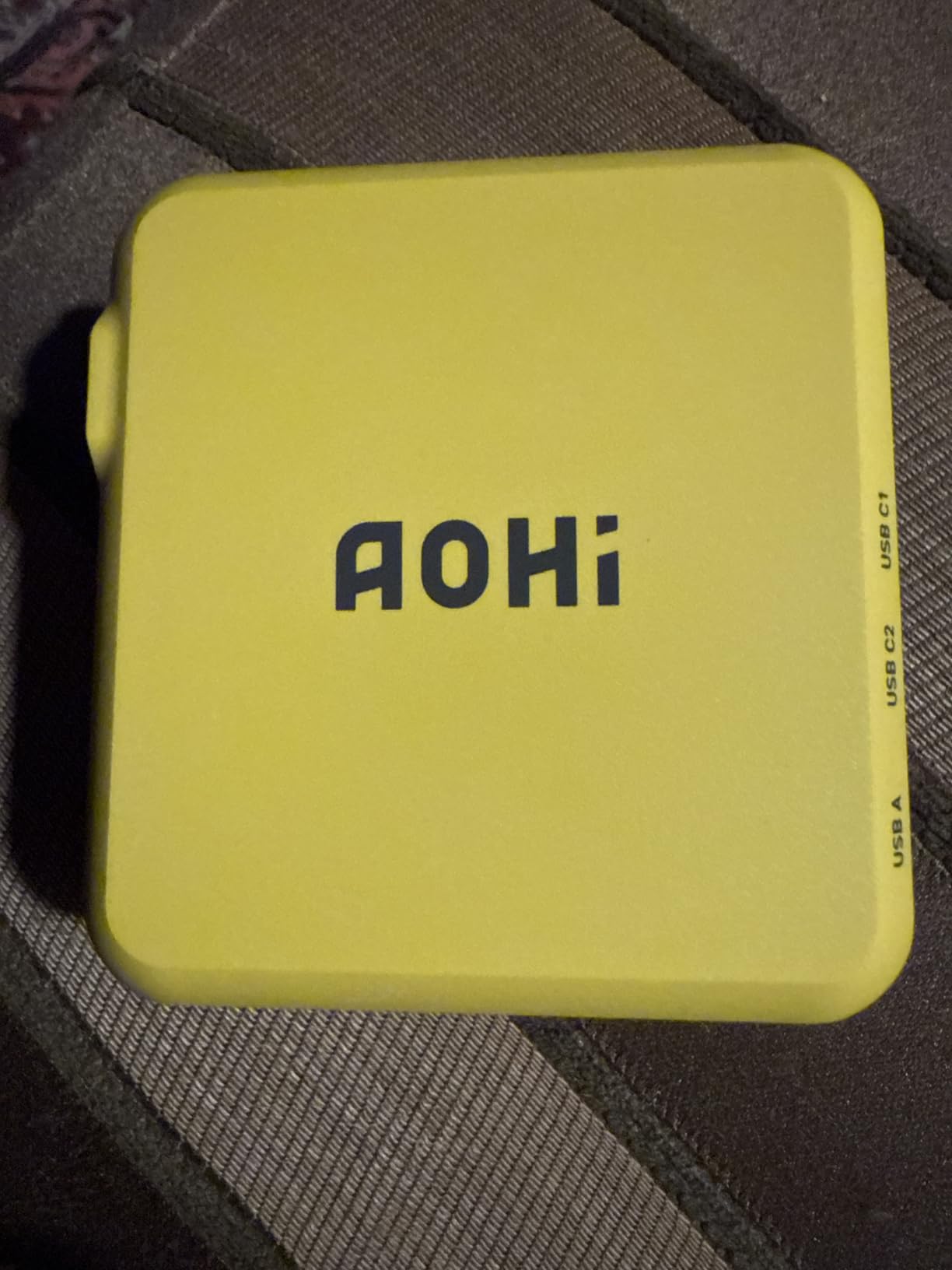 AOHI Youth 140W GaN+ USB C Charger 100W Laptop Fast Charger PD3.1 PPS 3-Port USB C Wall Charger Power Adapter for MacBook Pro 16'', Dell XPS, iPhone 17 Pro Max, iPad Pro, Tablet, Chromebook, Yellow - Customer Photo 2