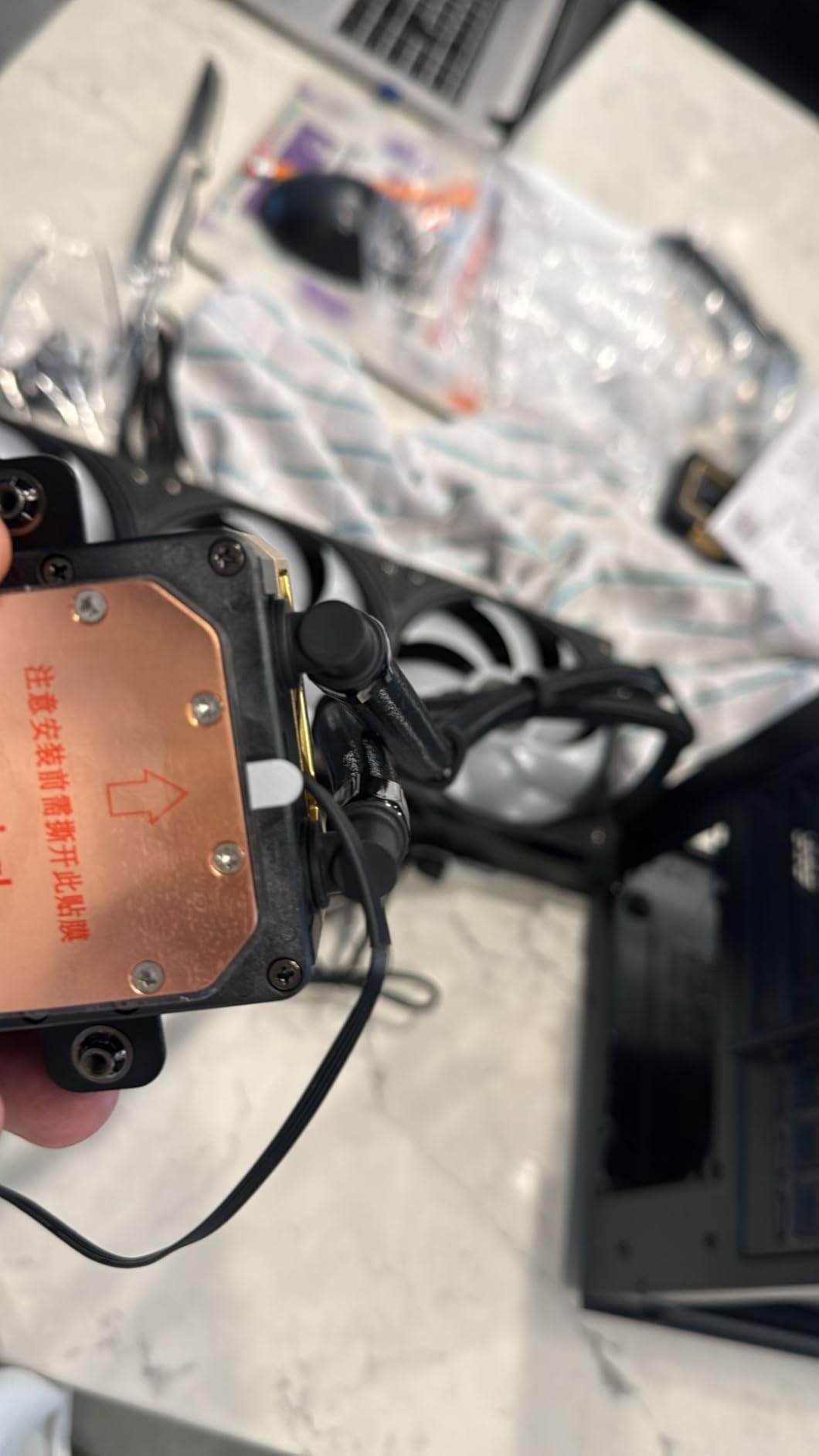 Thermalright FW 360 White ARGB-360mm AIO CPU Liquid Cooler,IPS LCD Screen with 320 * 240 Resolution,for AM4/AM5/Intel LGA1700,2.4 inch Magnet-Absorbent LCD Screen for Images -White - Customer Photo 1