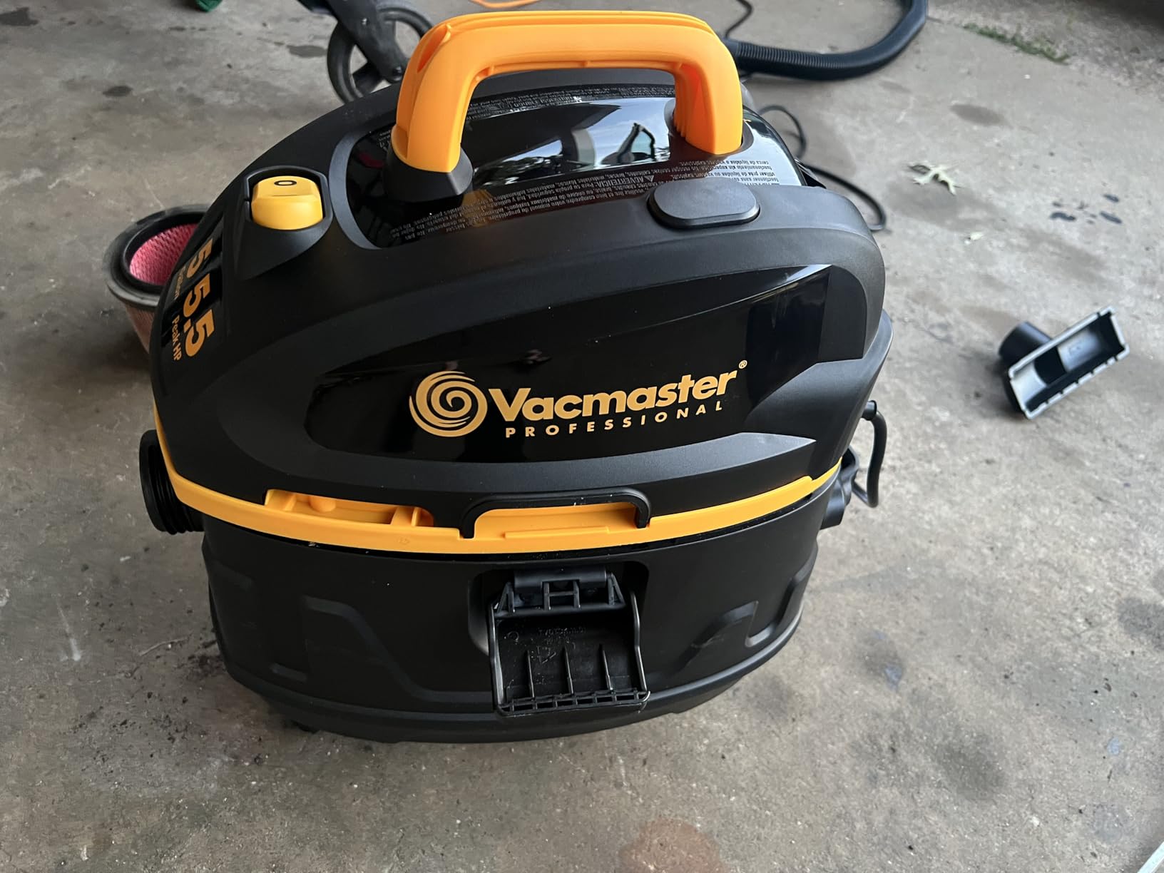 Vacmaster Professional Beast Series VFB511H 0201 5-Gallon 5.5 Peak HP Wet/Dry Vac, Black - Customer Photo 1