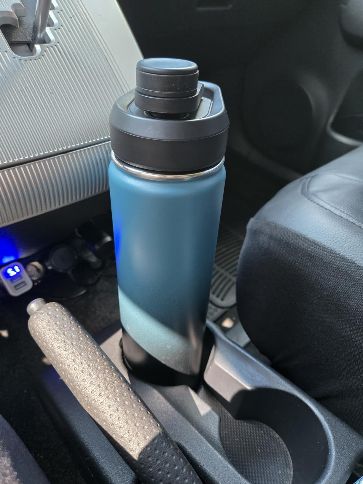 24 oz Insulated Water Bottle with Handle, 304 Stainless Steel Water Bottles with Wide Mouth, Double Wall Vacuum Sports Water Bottle, BPA Free, Keep Cold and Hot, Black - Customer Photo 1