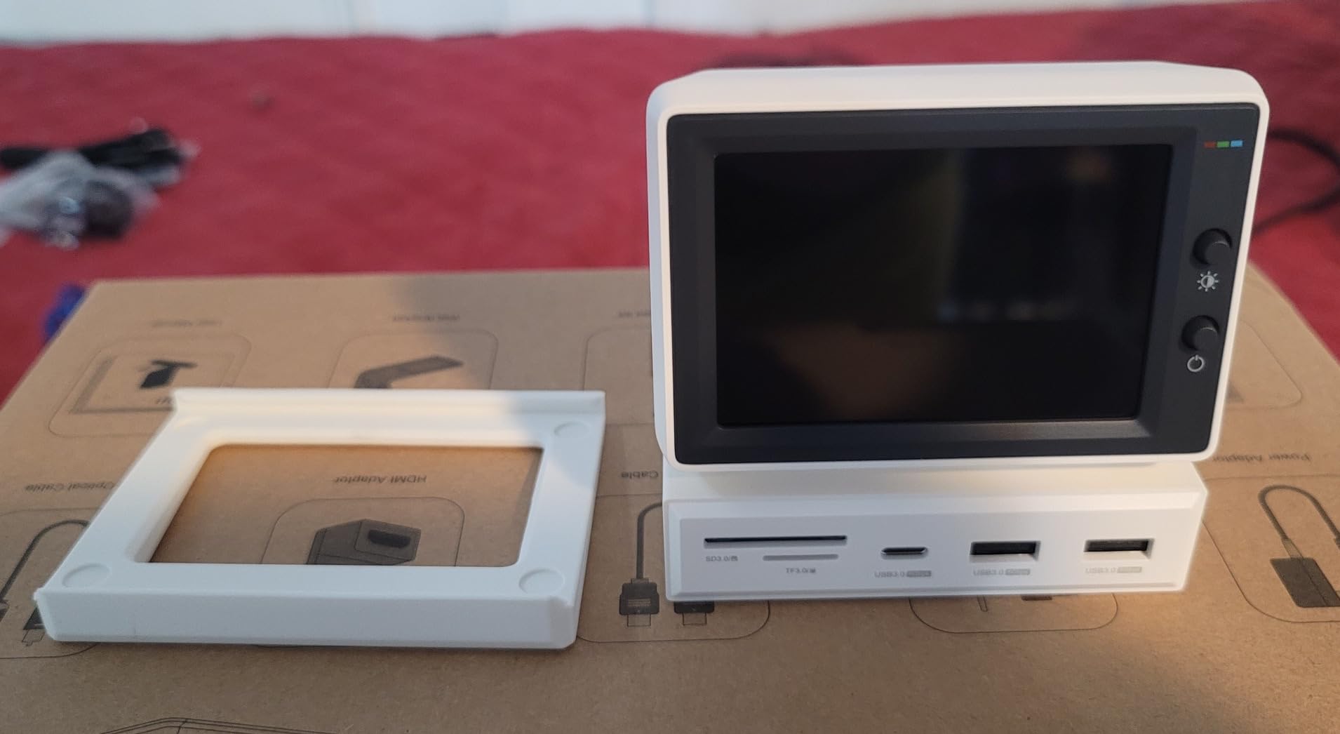 Hagibis 3.5inch IPS USB Mini Screen with USB C Hub, USB-C&HDMI Monitor AIDA64 Mini PC CPU RAM HDD Data Monitor Temperature Electronic Album Floating Lyrics Display Sub Screen for Laptop PC (960x640) - Customer Photo 5