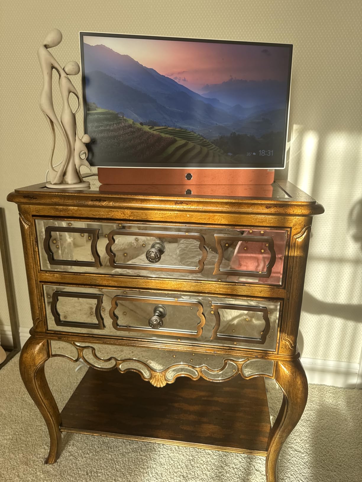 Skyworth 24-Inch Portable Smart TV with Battery Operated, 1080P FHD, HDR10, Dolby Audio, Chromecast, Bluetooth, Google TV – Great, Game Day Parties, RV Travel, and Soccer Nights - Customer Photo 1