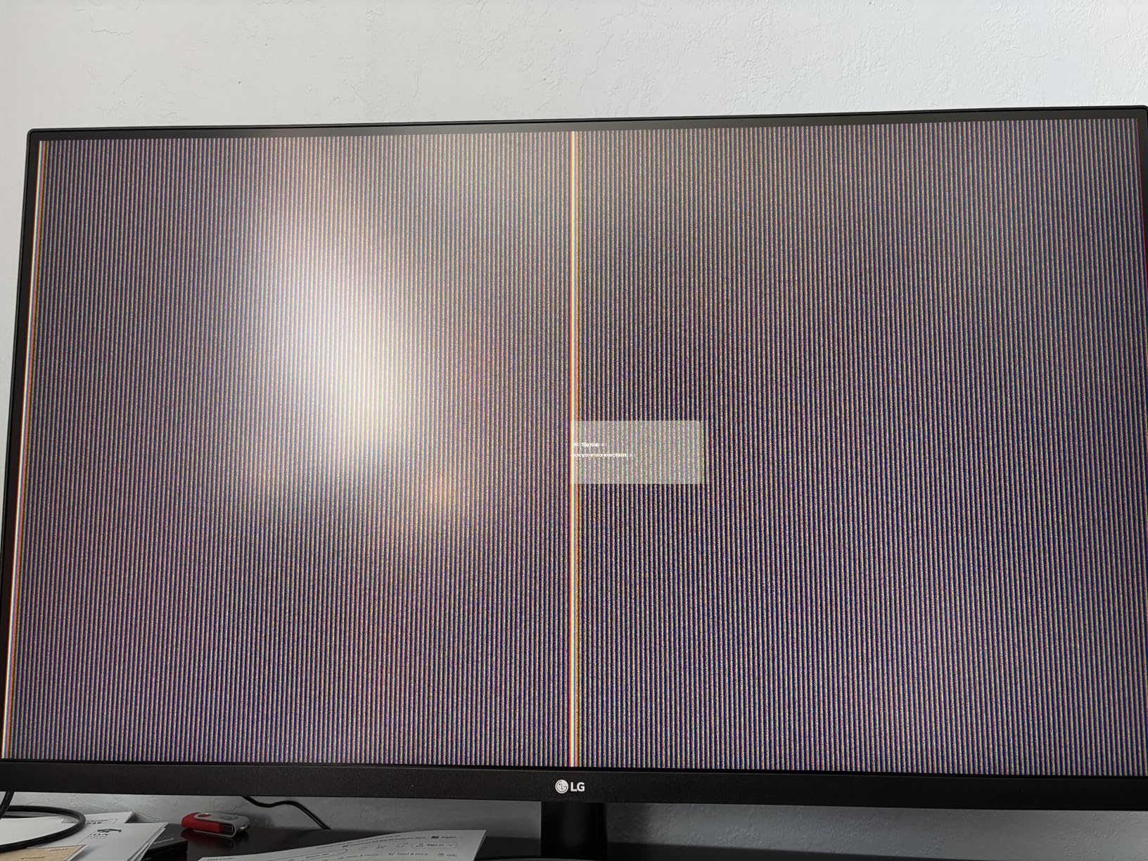 LG 32UR500K-B Ultrafine 32-inch 4K UHD (3840x2160) Computer Monitor HDR10 Built-in Speaker x2 OnScreen Control Reader Mode Flicker Safe Borderless Design HDMIx2 DisplayPort Black - Customer Photo 4