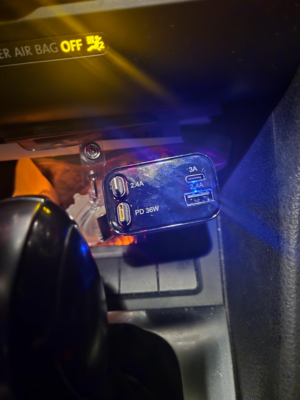 LISEN Retractable Car Charger, 69W Cars Adapter USB C Fast Charger, Car Accessories for Women Men, Christmas for Gifts for Dad Mom, Gifts for Men Women, for iPhone 17 Pro Max Air 16 15 14 13 Plus - Customer Photo 2