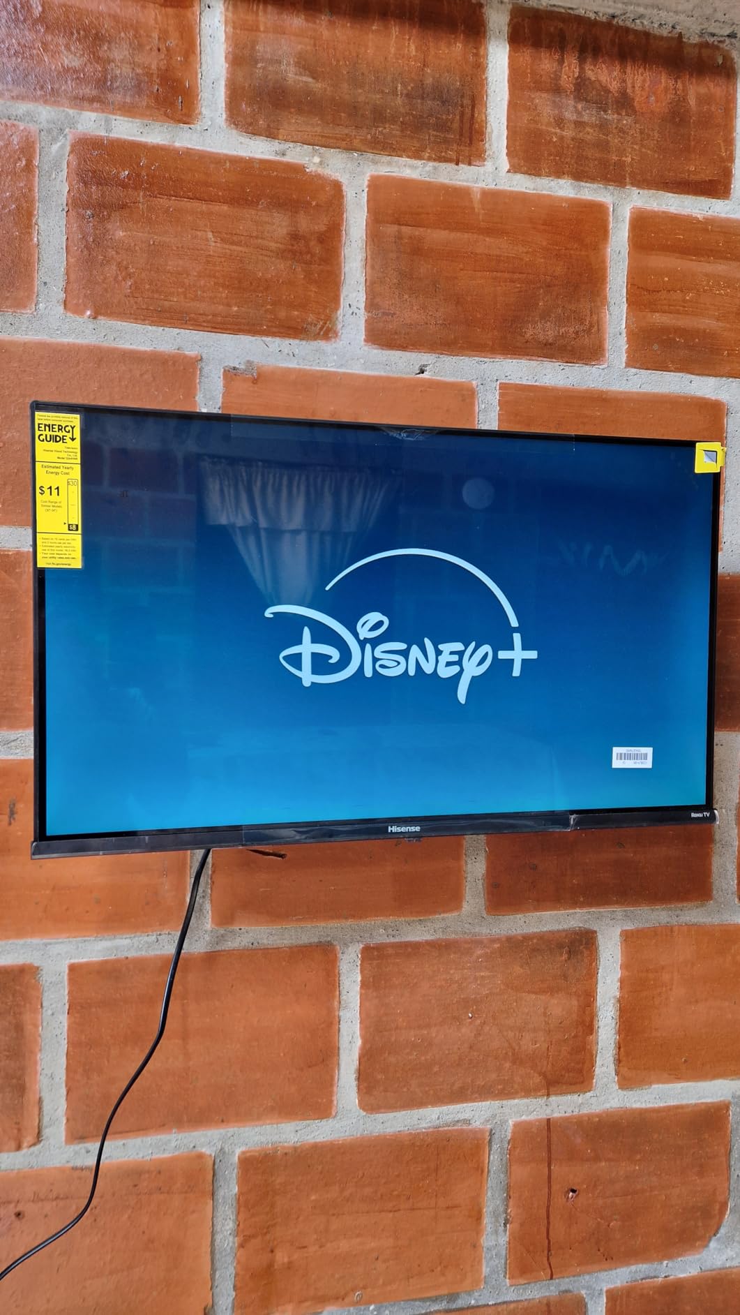 Hisense 32-Inch Class A4 Series HD 720p Smart Roku TV with Alexa Compatibility (32A4HNR) - Dolby Audio, Slim Bezel Design, Google Assistant - Customer Photo 2