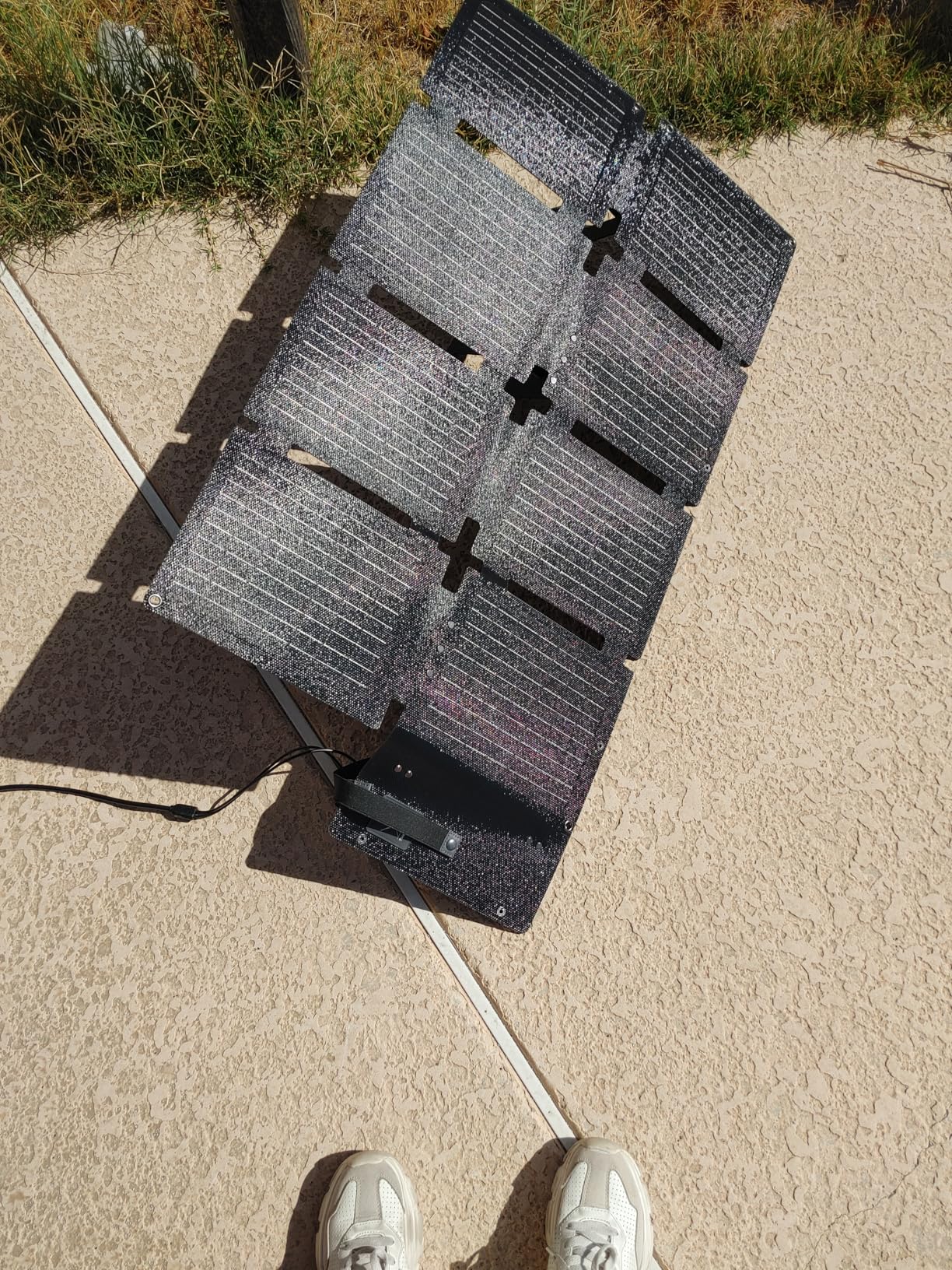 Anker Portable Power Station SOLIX C300, 288Wh LiFePO4 Battery, 300W (600W Surge) Solar Generator, 140W Two-Way Fast Charging, for Outdoor Camping, Traveling, and Emergencies (Solar Panel Optional) - Customer Photo 2