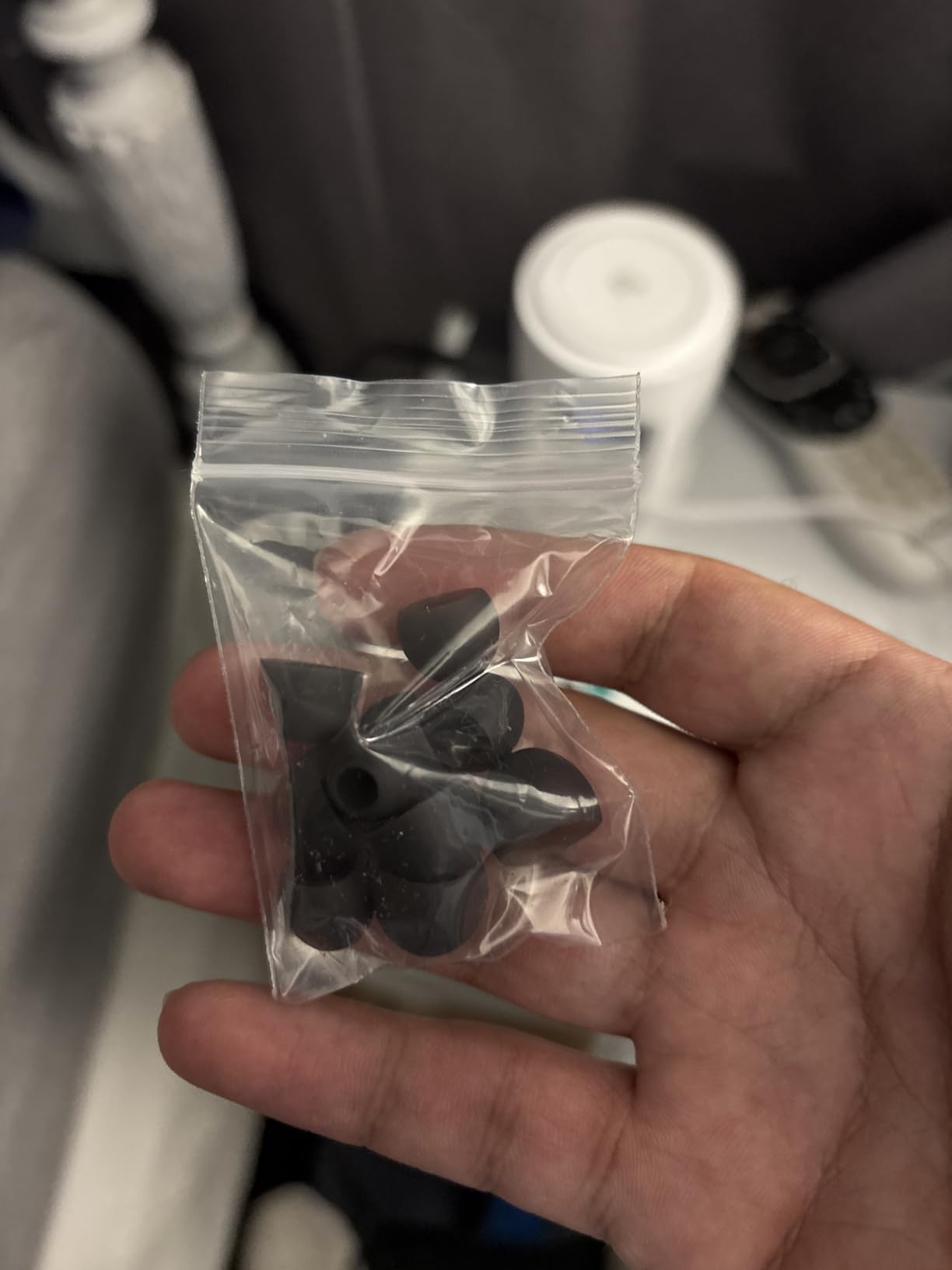 kurdene Wireless Earbuds Bluetooth 5.3 in Ear Buds Light Weight Headphones,Deep Bass Sound,Built in Mics Headset,Clear Calls Earphones for Sports Workout - Customer Photo 4