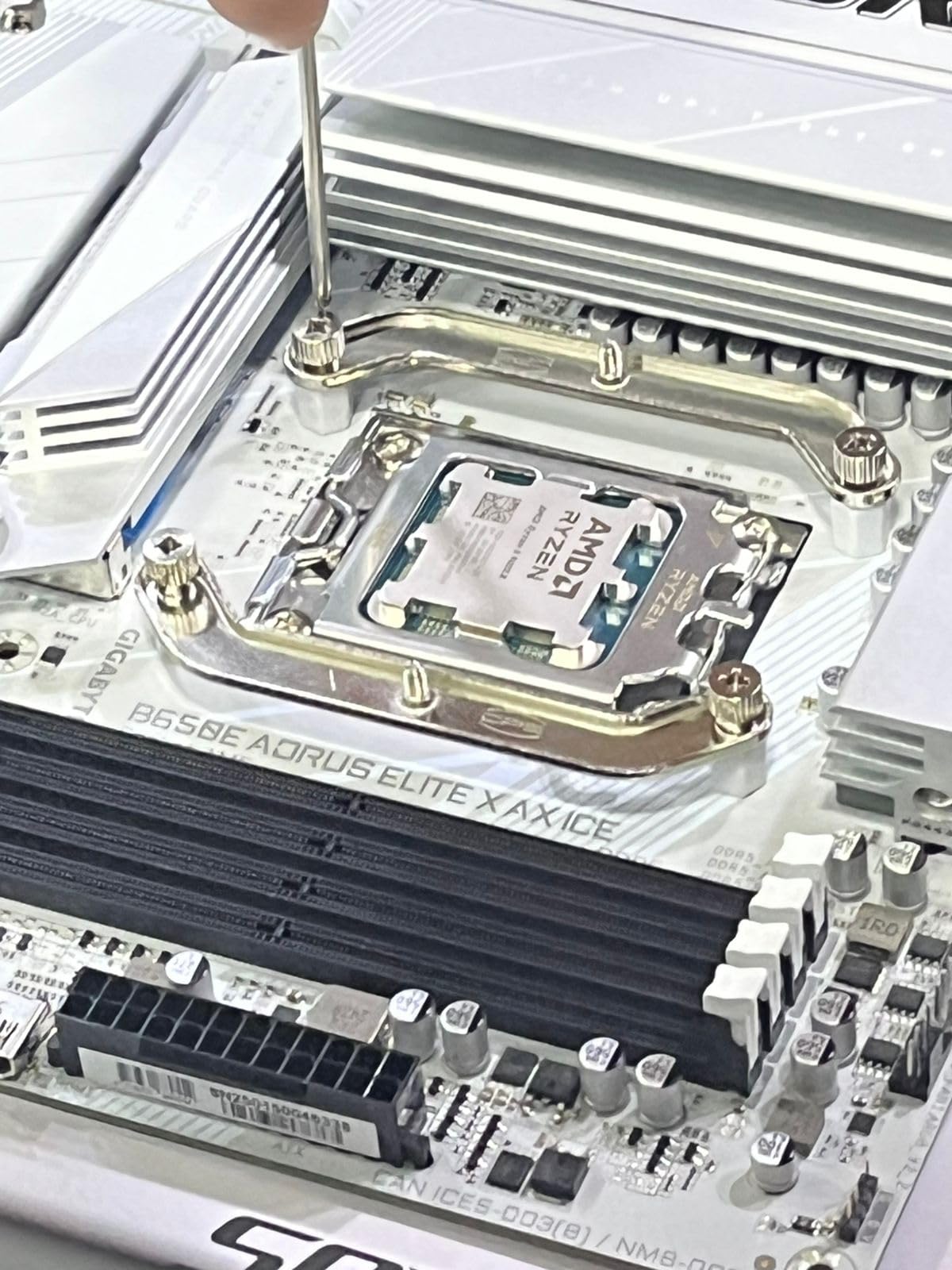 AMD Ryzen™ 5 9600X 6-Core, 12-Thread Unlocked Desktop Processor Customer Review AMD Ryzen™ 5 9600X 6-Core, 12-Thread Unlocked Desktop Processor - Customer Photo 2