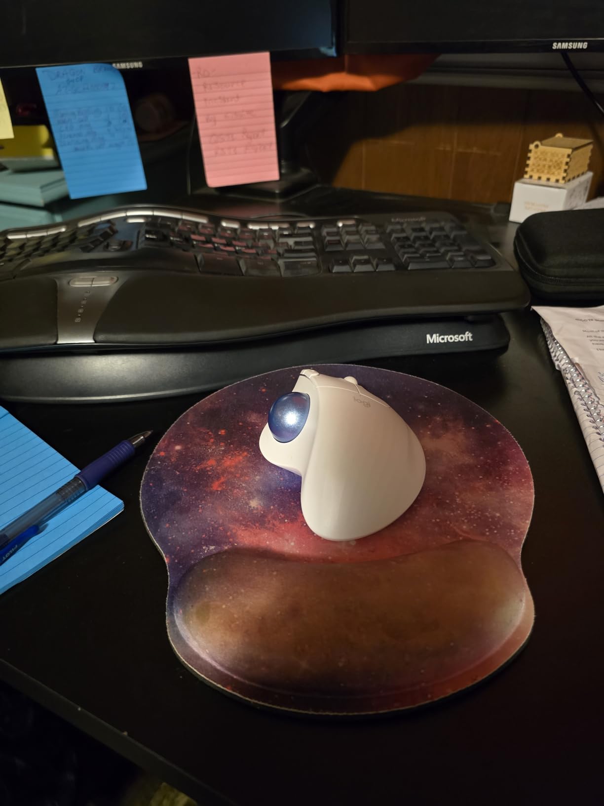 Logitech Ergo M575S Wireless Trackball Mouse, Wireless Ergonomic Mouse with Bluetooth and Encrypted Dongle, Comfortable Thumb Control, Precise and Smooth Tracking, for PC/Mac - Black Silver Ball - Customer Photo 2