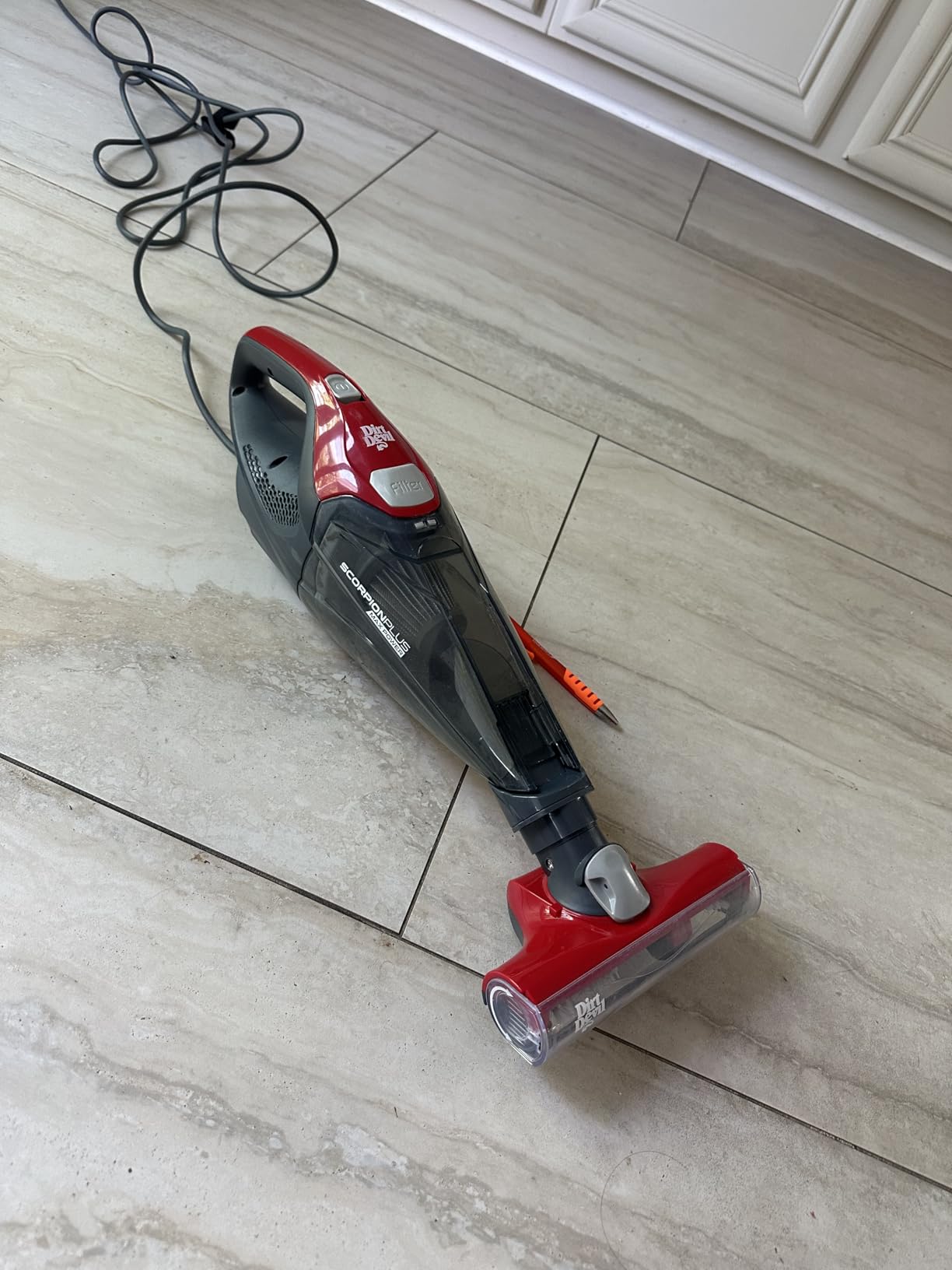 Dirt Devil Scorpion Plus Handheld Vacuum Cleaner, Powerful Suction, Lightweight, Includes Pivoting Stair and Upholstery Tool, Crevice Tool, Corded Portable Vacuum Cleaner Customer Review Dirt Devil Scorpion Plus Handheld Vacuum Cleaner, Powerful Suction, Lightweight, Includes Pivoting Stair and Upholstery Tool, Crevice Tool, Corded Portable Vacuum Cleaner - Customer Photo 3