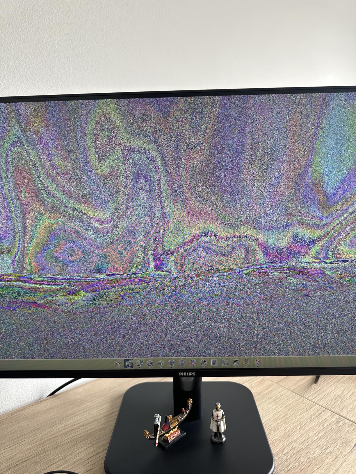 Philips 27E1N5900R 27inch 4K UHD (3840 x 2160) IPS Monitor, HDR 400, VESA, HDMI x1, VGA x1, USB-C x1, Adaptive Sync, 4 Year Advance Replacement Warranty - Customer Photo 1