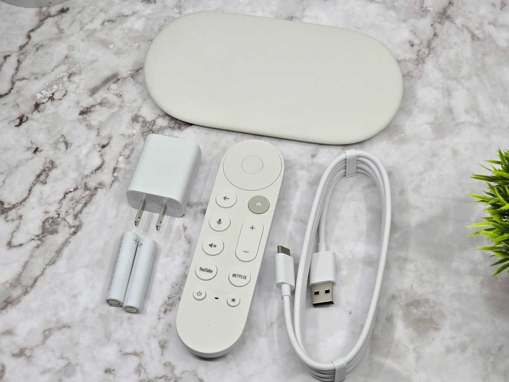 Google TV Streamer 4K - Fast Streaming Entertainment on Your TV with Voice Search Remote - Watch Movies, Shows, Live TV, and Netflix in 4K HDR - Smart Home Control - 32 GB of Storage - Porcelain - Customer Photo 3