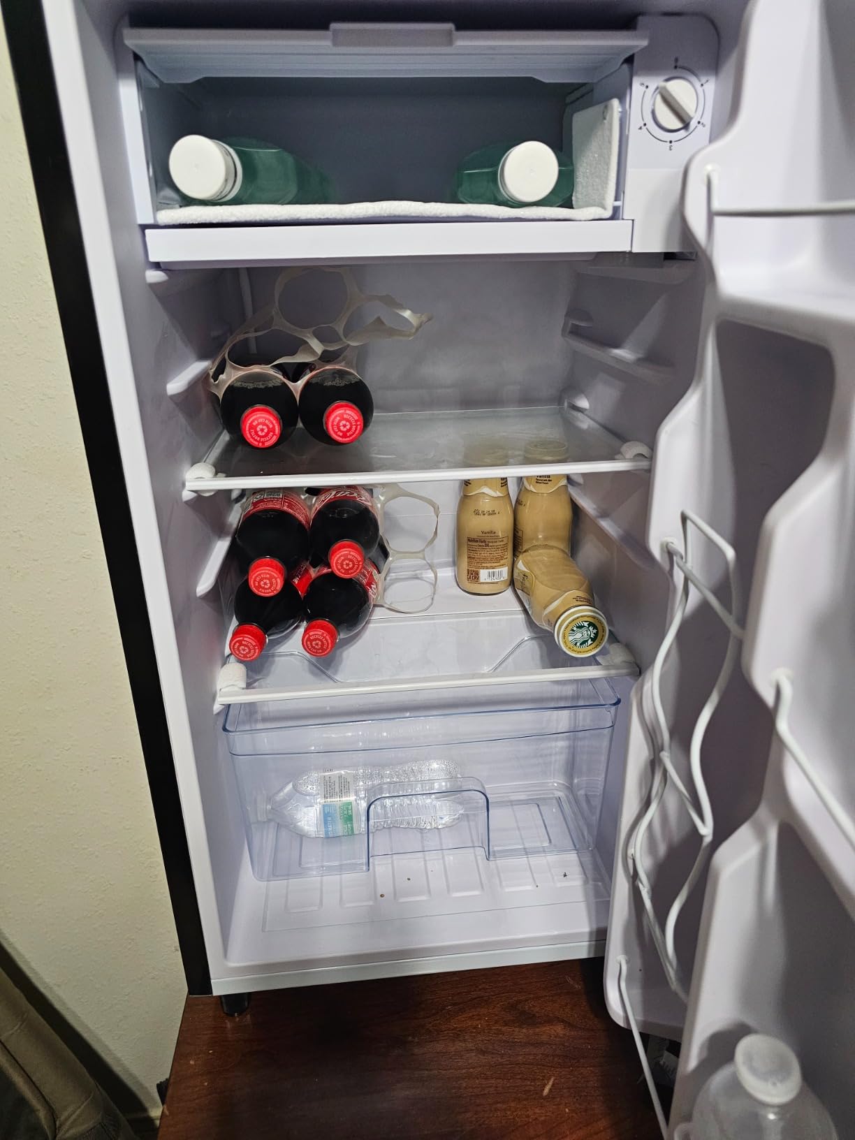 Sweetcrispy 3.2 Cu.Ft Mini Fridge with Freezer Small Refrigerator Single Door Adjustable Thermostat Energy-efficient Low Noise, Compact Fridge for Bedroom, Office, Dorm (Black) - Customer Photo 1