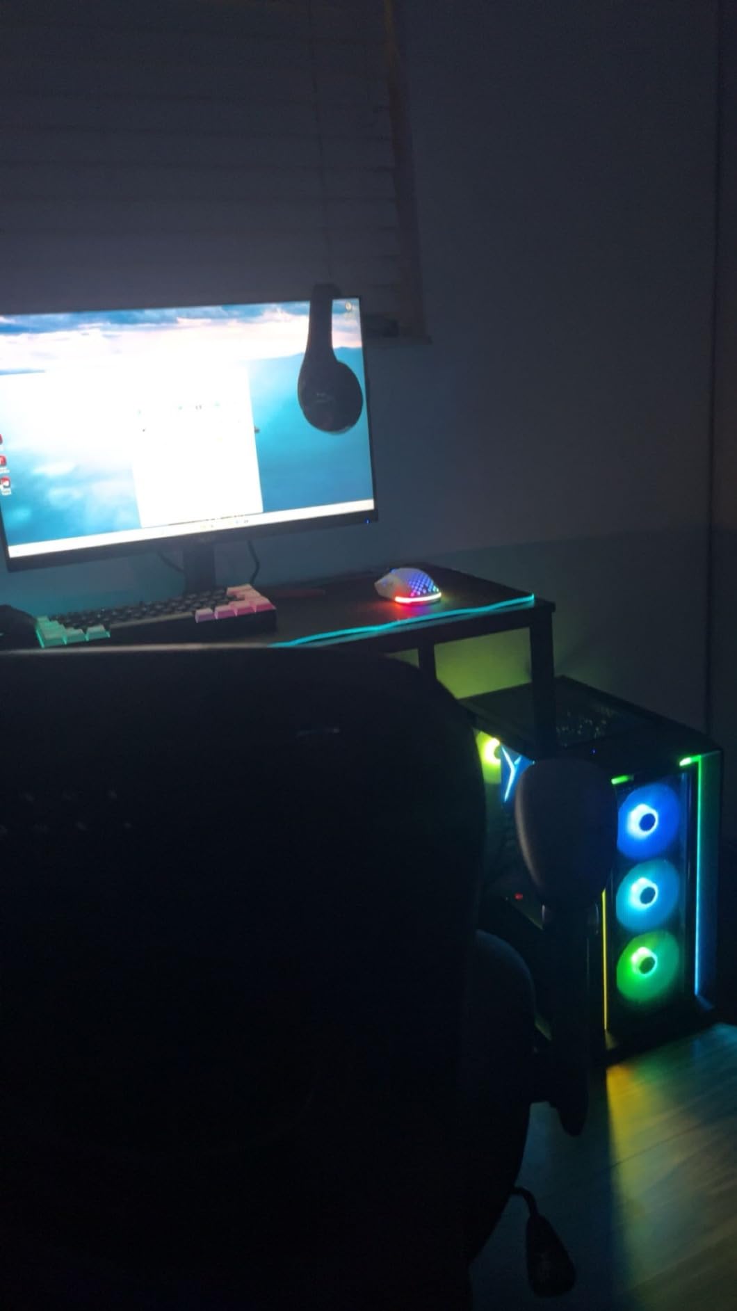 Skytech Nebula Gaming PC Desktop, Ryzen 5 5600 3.5 Ghz (4.4GHz Turbo Boost), NVIDIA RTX 3050 6GB GDDR6, 1TB SSD, 16GB DDR4 RAM 3200, 650W Gold PSU, Wi-Fi, Win 11 Home Customer Review Skytech Nebula Gaming PC Desktop, Ryzen 5 5600 3.5 Ghz (4.4GHz Turbo Boost), NVIDIA RTX 3050 6GB GDDR6, 1TB SSD, 16GB DDR4 RAM 3200, 650W Gold PSU, Wi-Fi, Win 11 Home - Customer Photo 2