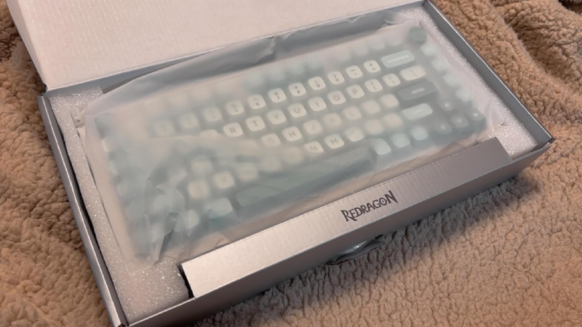 Redragon K681 Wireless Mechanical Keyboard, Gasket Mounted RGB Gaming Keyboard with Volume Knob, MDA-Profile, Pre-Lubed Linear Switches, 81 Keys 75％ Tri-Mode Hot Swappable for PC/Xbox/Ps4/5 - Customer Photo 1