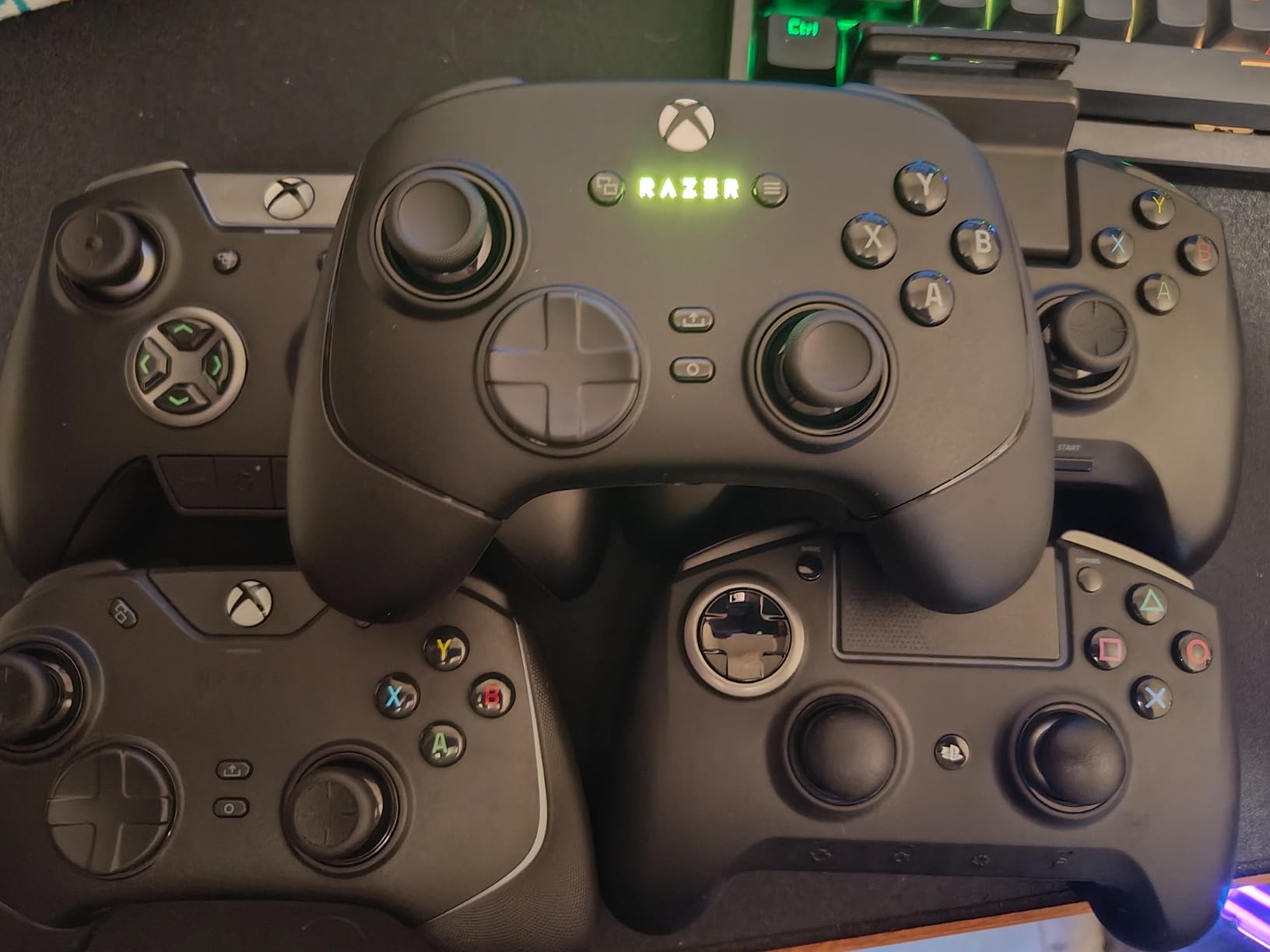 Razer Wolverine V3 Pro Wireless Gaming Controller: Licensed for Xbox Series X|S, Xbox One, Windows PC - 6 Remappable Buttons - Fast Triggers - Customizable Thumbsticks - Wired Tournament Mode - Black Customer Review Razer Wolverine V3 Pro Wireless Gaming Controller: Licensed for Xbox Series X|S, Xbox One, Windows PC - 6 Remappable Buttons - Fast Triggers - Customizable Thumbsticks - Wired Tournament Mode - Black - Customer Photo 1