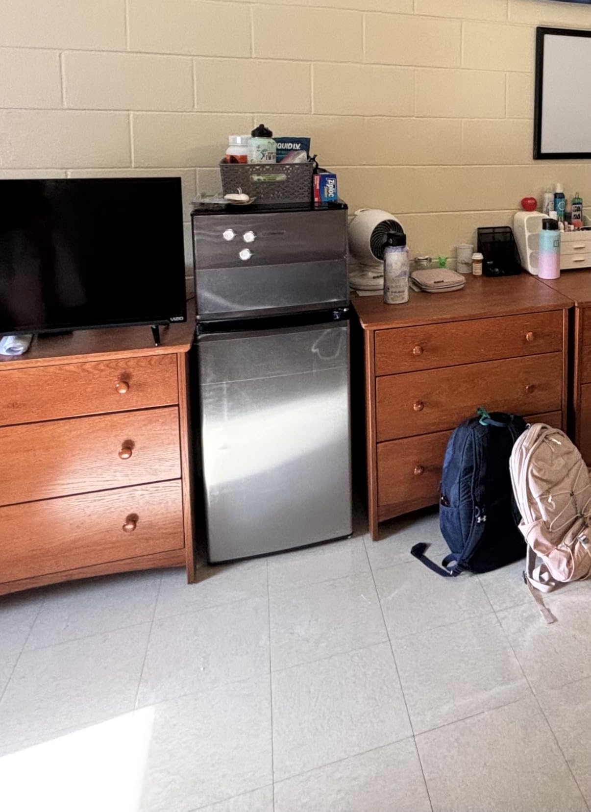 Upstreman 4.0 Cu.Ft. Mini Fridge with Freezer, Dorm Essentials, Double Door, Small Refrigerator for Office, Dorm, Bedroom, Adjustable Thermostat, Large Capacity, Stainless-SR401 - Customer Photo 2