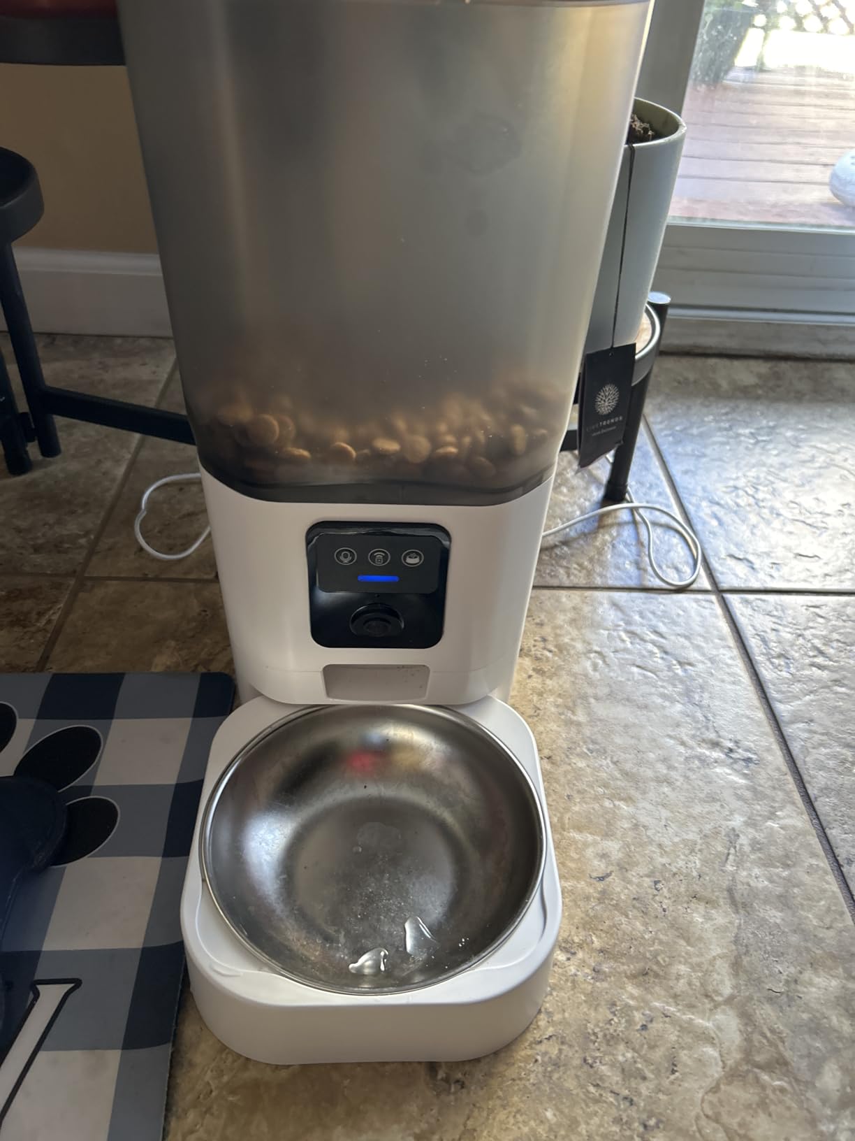 Automatic Cat Feeder with 2K Camera: 5G WiFi Automatic Dog Feeder with Night Vision,Cat Food Dispenser with 7L Large Food Storage Container for Multiple Pet,Detachable for Easy Clean -29 Cup - Customer Photo 3