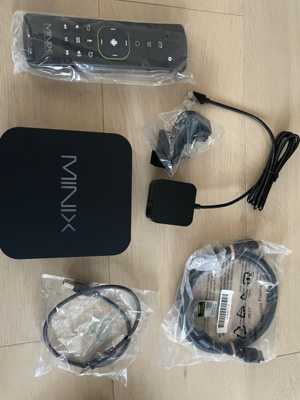 MINIX U8K-Ultra 8K Android Media Player with AI Picture Quality Enhancer & AI Resolution Upscaling 8GB RAM 128GB eMMC, Powered by AOSP 11, Non-Android TV System Dolby Vision and Dolby Atmos Certified - Customer Photo 2