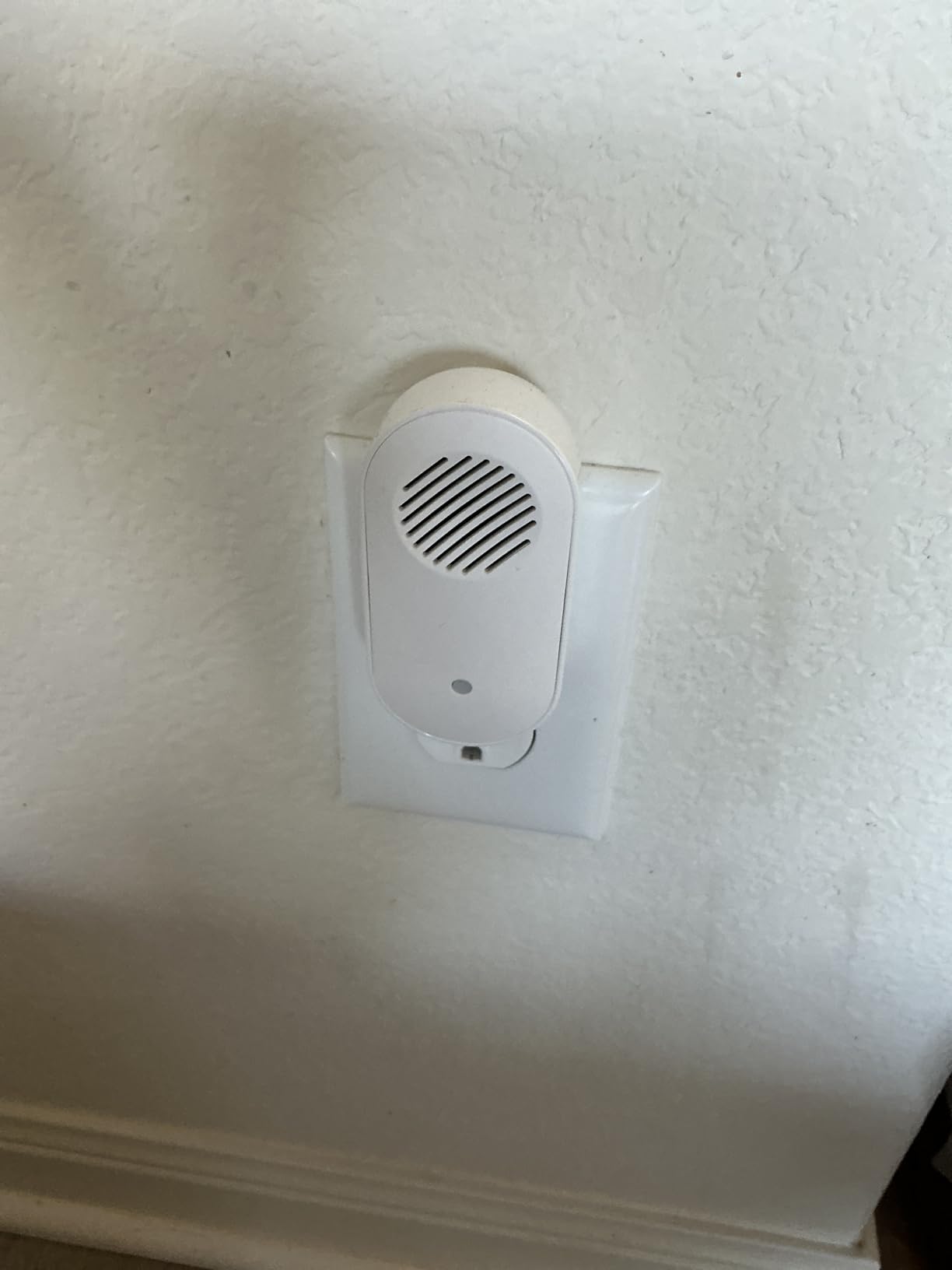 Arlo Video Doorbell 2K 2nd Generation & Chime 2 Bundle, 2K Doorbell Camera, 2-Way Audio, Package Detection, Motion Detection and Alerts, Built-in Siren, Night Vision, AVDK4001-100CNS, White Customer Review Arlo Video Doorbell 2K 2nd Generation & Chime 2 Bundle, 2K Doorbell Camera, 2-Way Audio, Package Detection, Motion Detection and Alerts, Built-in Siren, Night Vision, AVDK4001-100CNS, White - Customer Photo 1