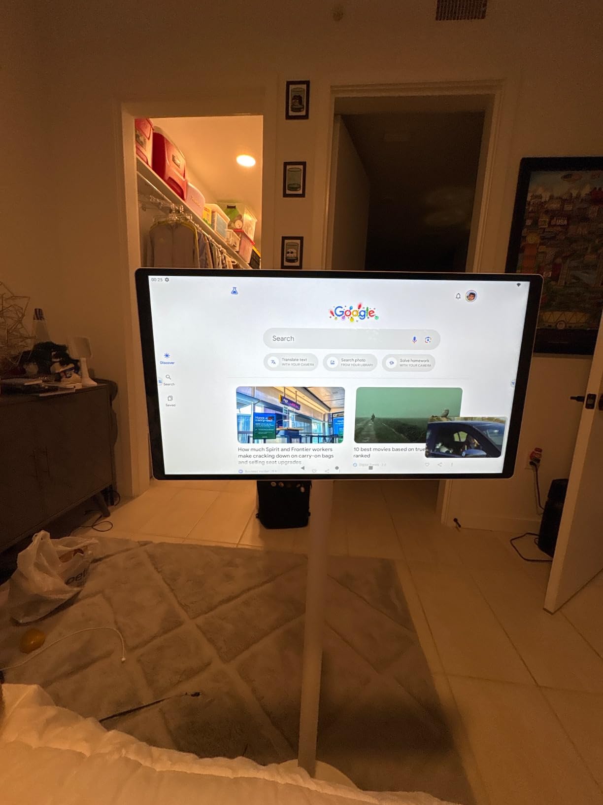 OFD 21.5 Inch Portable TV on Wheels 1080P,100%sRGB,6GB RAM+128GB Storage,RollingTV,Touch Screen Large Tablet with Base,8MP Webcam,Android 13 OS| Wireless Projection| 6000 mAh Battery(Play 4-6H),White - Customer Photo 1