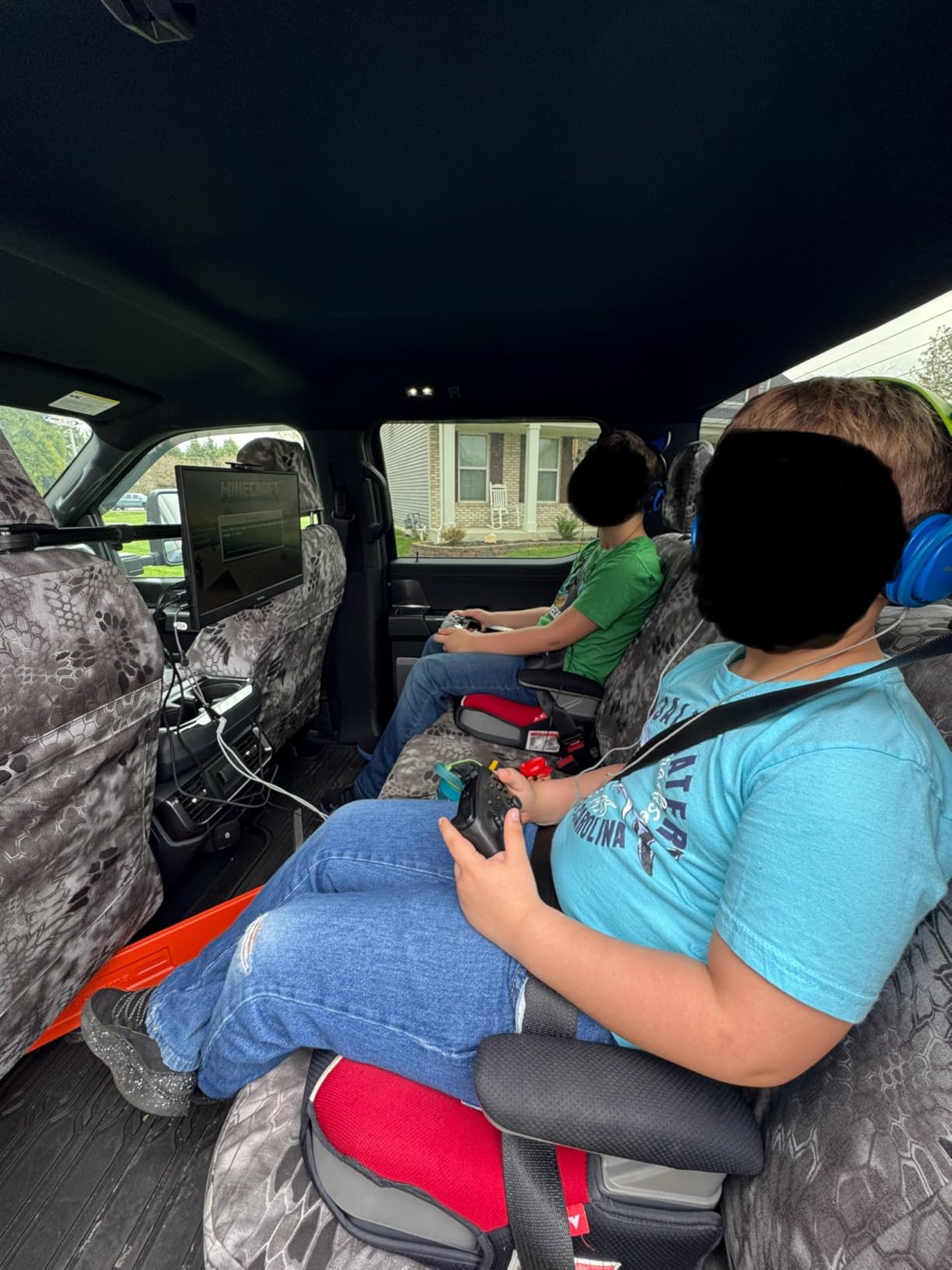 ViewSonic VX1654 16 Inch 1080p IPS Portable Gaming Monitor with 144Hz, AMD FreeSync, 2 Way Powered 60W USB C, Mini HDMI, and Built-in Stand with Protective Cover - Customer Photo 1