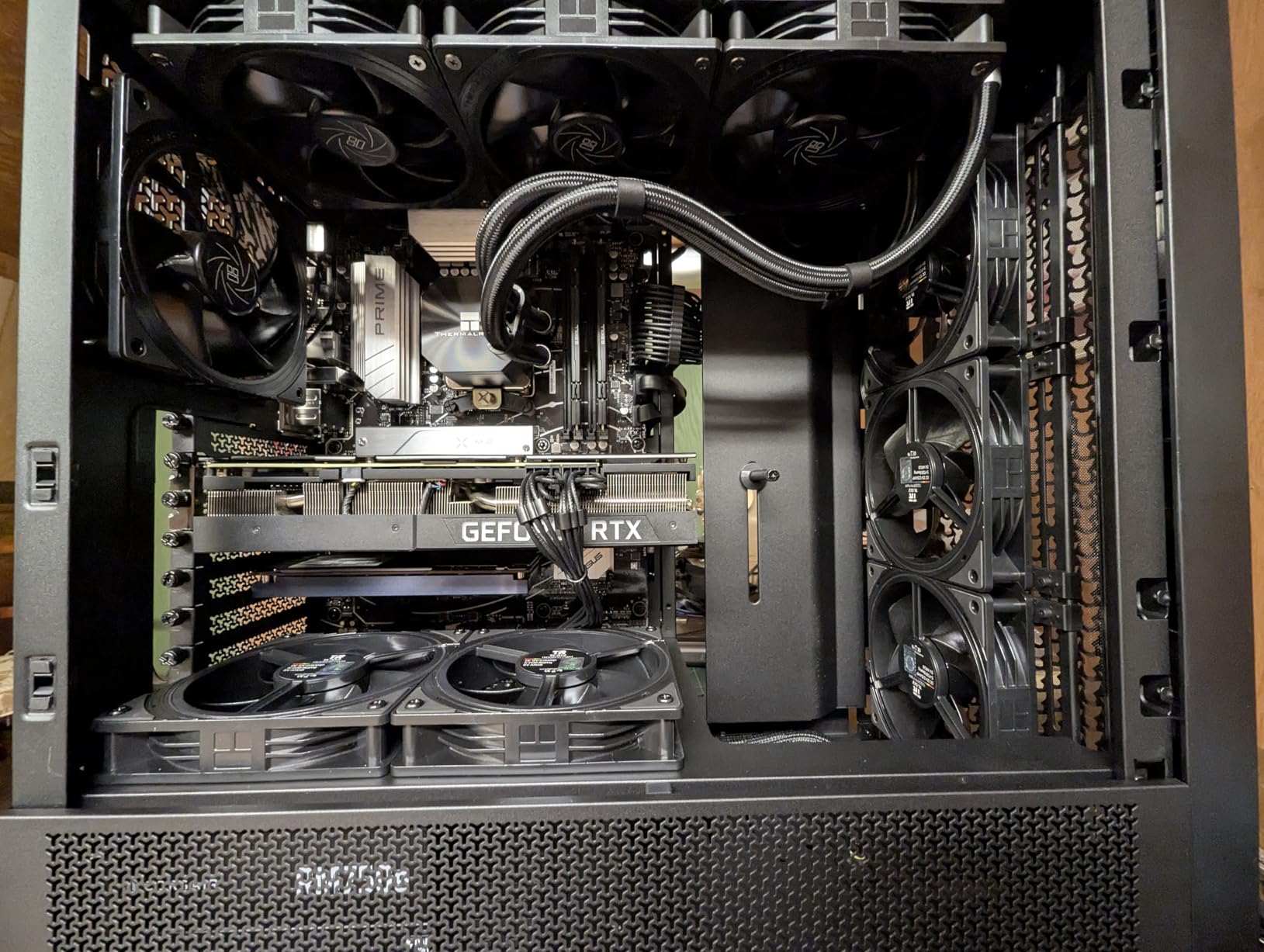 CORSAIR 4000D RS ARGB Frame Modular Mid-Tower ATX PC Case – High Airflow, 3X Pre-Installed RS ARGB Fans, InfiniRail™ Fan Mounting System, ASUS BTF, MSI Project Zero, Gigabyte Project Stealth – Black - Customer Photo 1