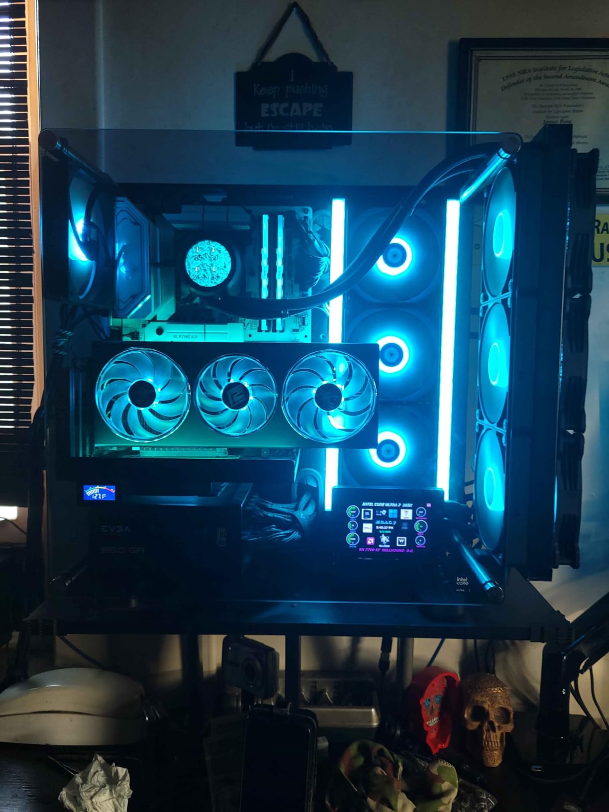 Intel Core Ultra 7 Desktop Processor 265K - 20 cores (8 P-cores + 12 E-cores) up to 5.5 GHz - Customer Photo 1