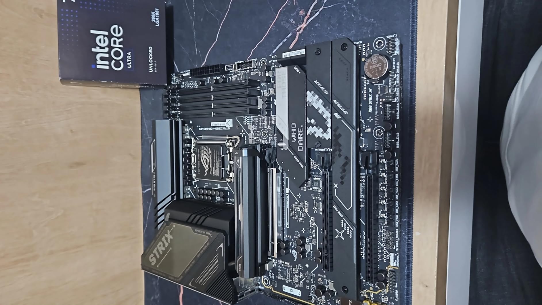 Intel Core Ultra 7 Desktop Processor 265K - 20 cores (8 P-cores + 12 E-cores) up to 5.5 GHz - Customer Photo 3