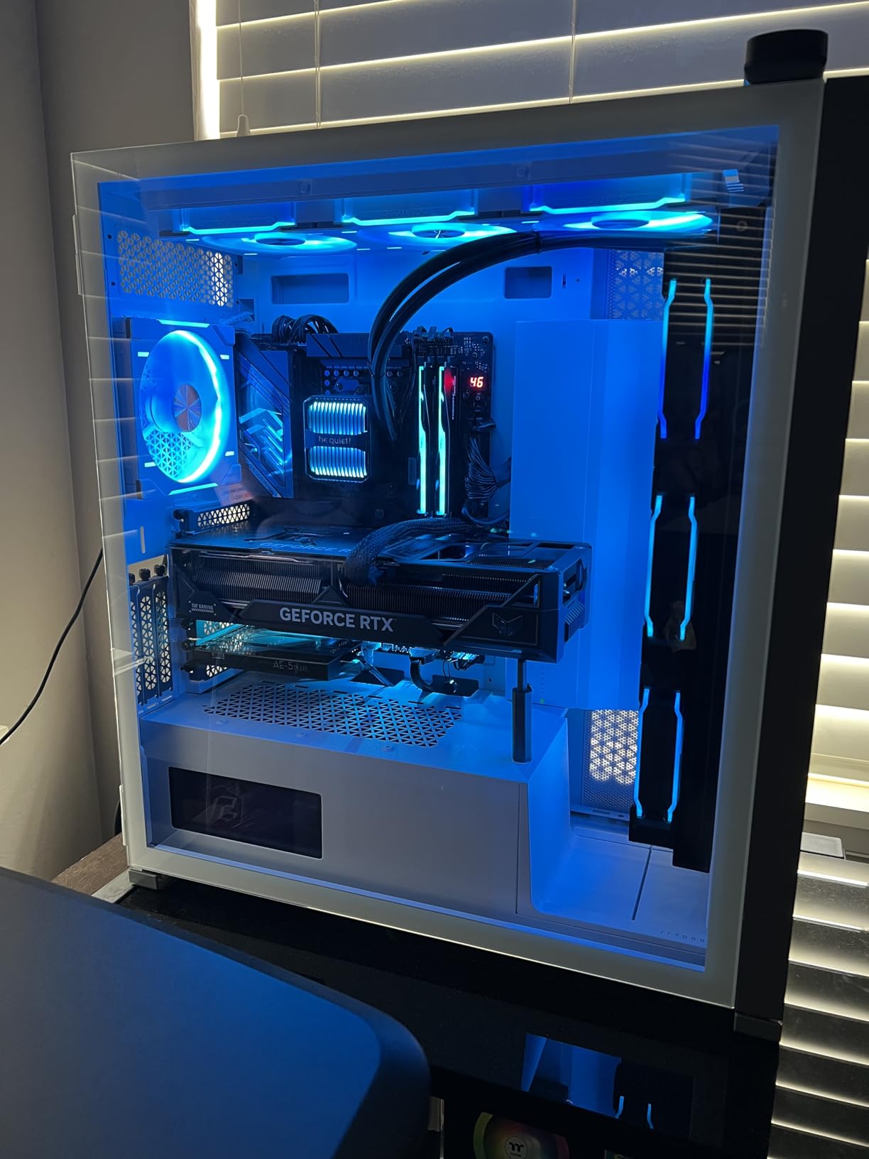 ASRock AMD X870E Taichi Ryzen Socket AM5 X870 Dual Channel DDR5 DIMMs 256 GB 8200 EATX Motherboard M.2 LED WiFi 7 Customer Review ASRock AMD X870E Taichi Ryzen Socket AM5 X870 Dual Channel DDR5 DIMMs 256 GB 8200 EATX Motherboard M.2 LED WiFi 7 - Customer Photo 1