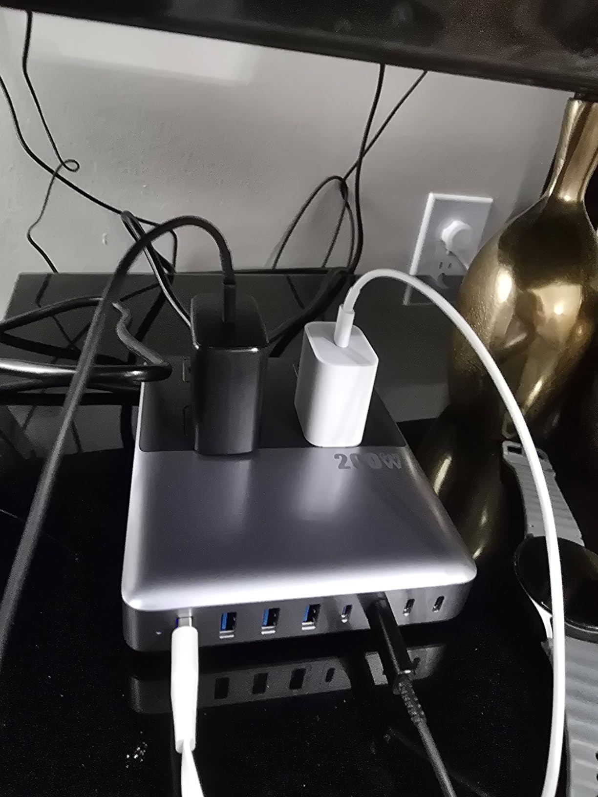 12-in-1 Charging Station USB-C Power Strip with 5ft Cord and Plug, 200W GaN IV Charger Block, 4 AC Outlets, 4 USB A&C for MacBook,iPhone 16/15/14, Desktop Charger for Office, Home - Customer Photo 2