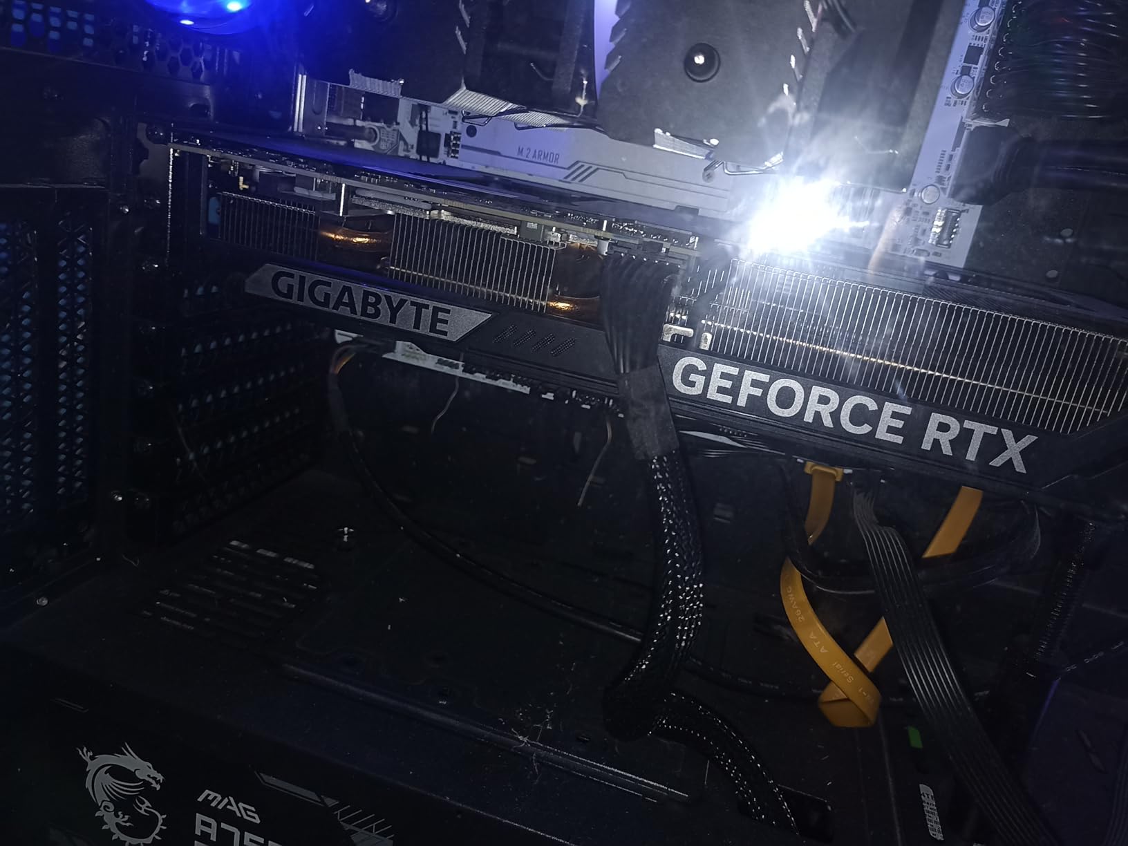 GIGABYTE GeForce RTX 4070 WINDFORCE OC V2 12G Graphics Card, 3X WINDFORCE Fans, 12GB 192-bit GDDR6, GV-N4070WF3OCV2-12GD Video Card - Customer Photo 1