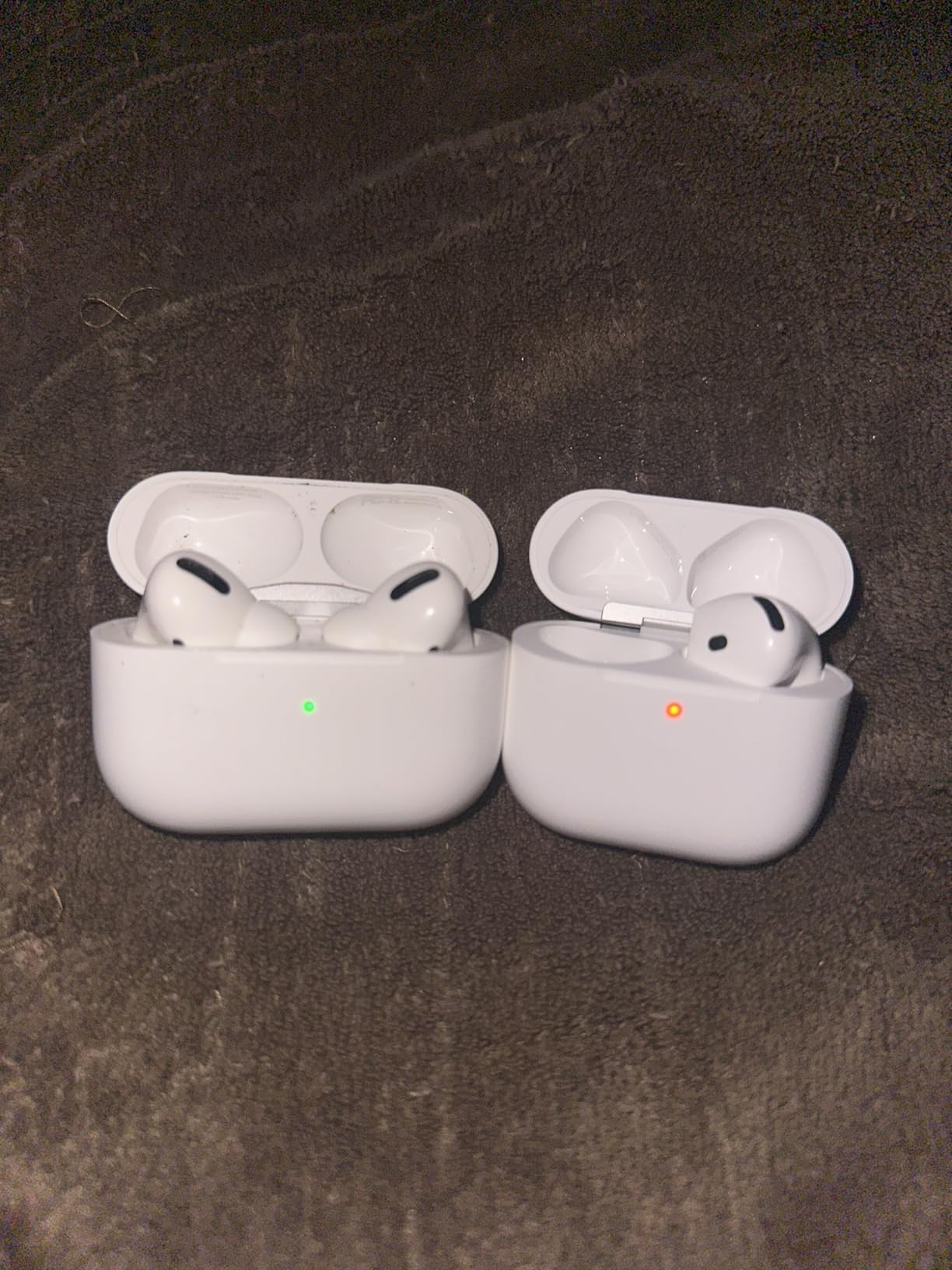 Apple AirPods 4 Wireless Earbuds, Bluetooth Headphones, Personalized Spatial Audio, Sweat and Water Resistant, USB-C Charging Case, H2 Chip, Up to 30 Hours of Battery Life, Effortless Setup for iPhone - Customer Photo 2