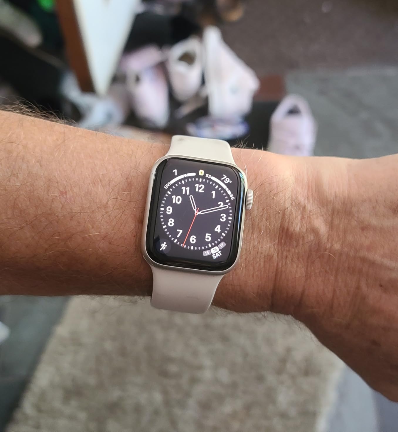 Apple Watch SE (2nd Gen) [GPS + Cellular 40mm] Smartwatch with Midnight Aluminum Case with Midnight Sport Band S/M. Fitness and Sleep Trackers, Crash Detection, Heart Rate Monitor, Retina Display - Customer Photo 1