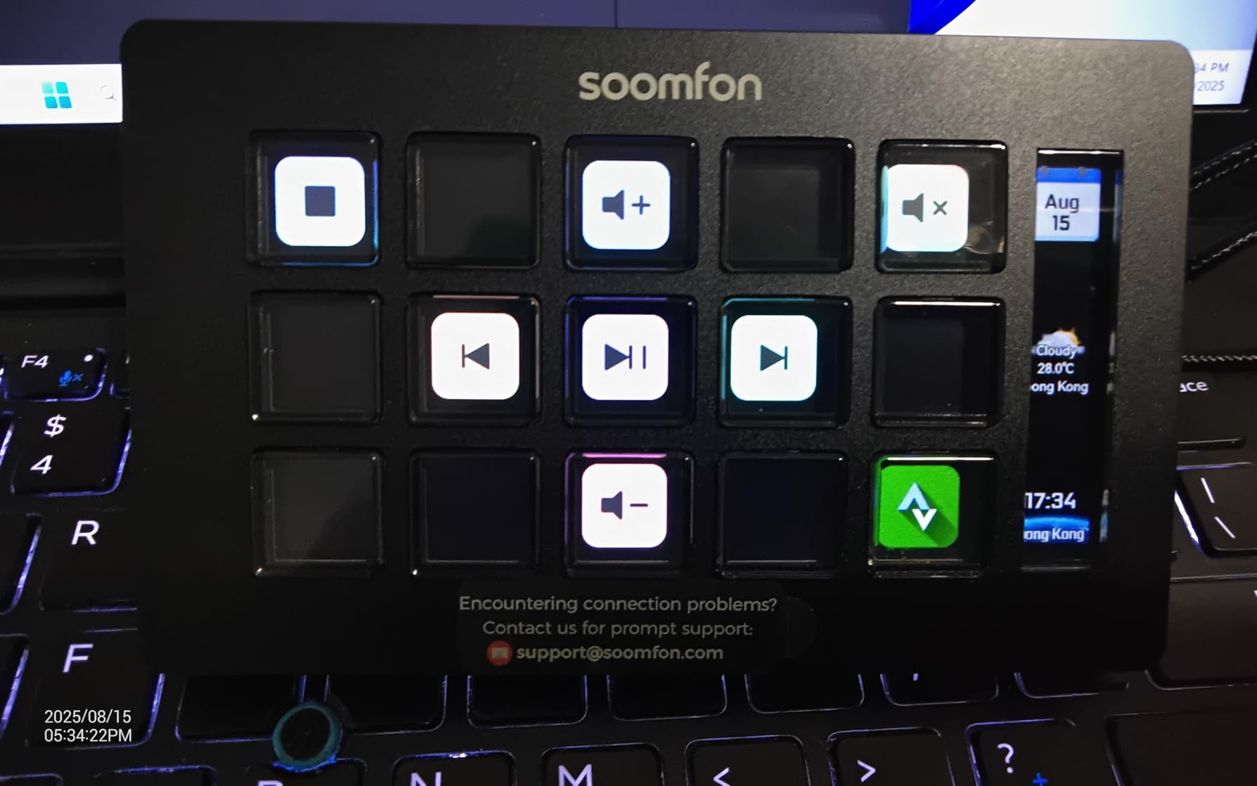 SOOMFON Stream Controller - Stream Control Deck with 15 LCD Macro Keys Customizable to Trigger Actions in OBS Twitch YouTube Compatible with PC & Mac for Content Creators Streaming Gaming customer photo 1