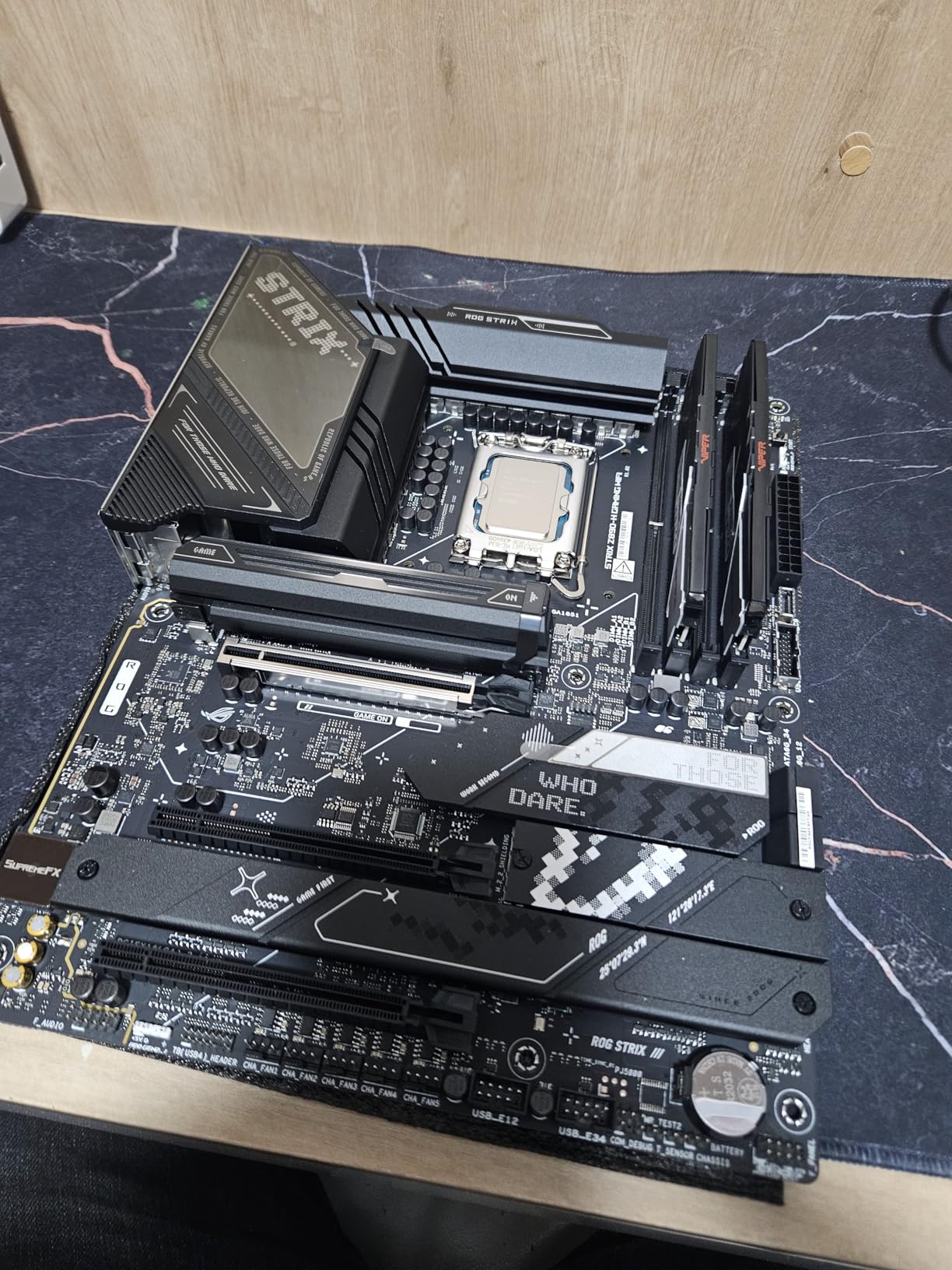 ASUS ROG Strix Z890-E Gaming WiFi Intel® Z890 LGA 1851 ATX Motherboard, Advanced AI PC-Ready, 18+2+1+2 Stages, DDR5, WiFi 7, 7X M.2, Thunderbolt™ 4, USB Type-C®, AI Overclocking, Cooling & Networking - Customer Photo 1