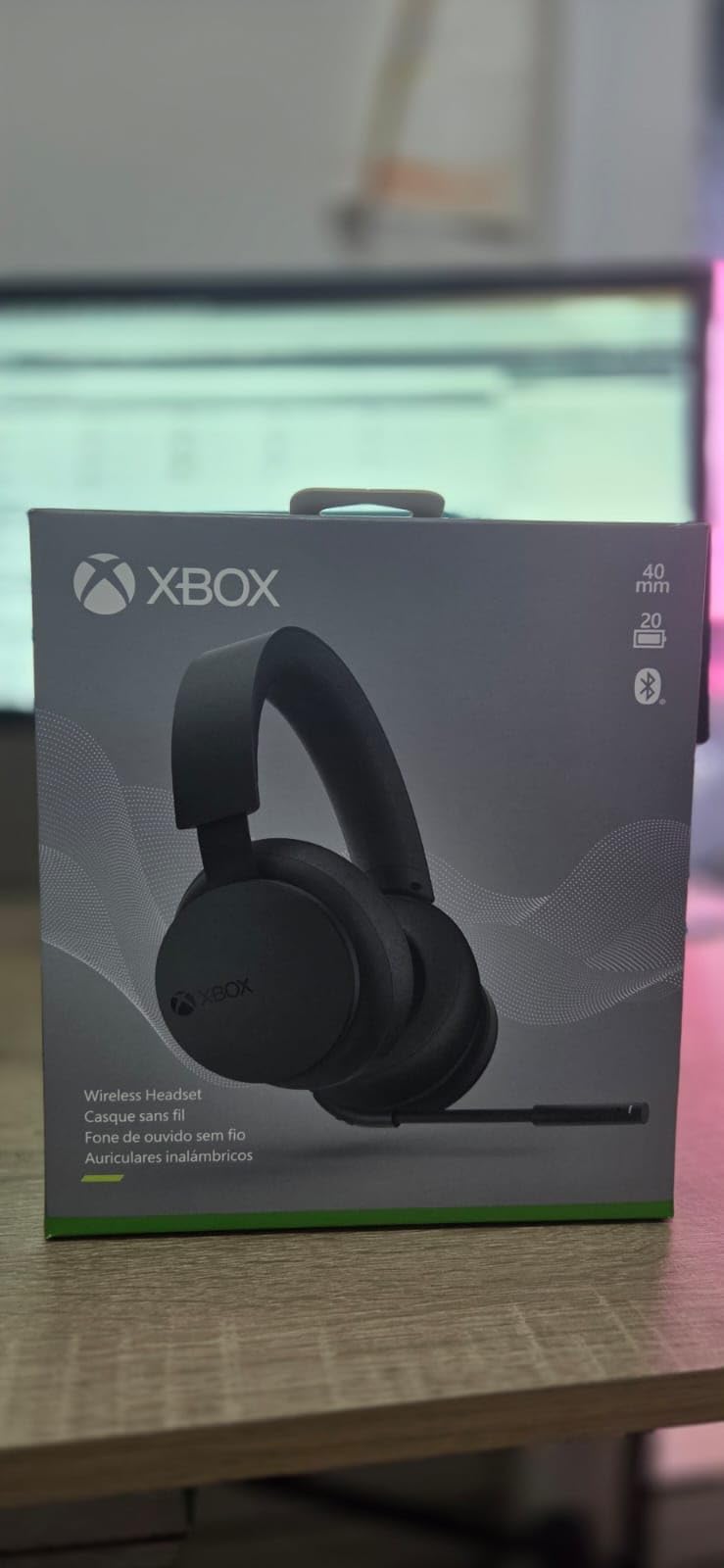 Xbox Wireless Gaming Headset – Over Ear Headphones – Spatial Audio with Dolby Atmos, Windows Sonic Series X|S, One, Windows PC, Mobile – Carbon Black - Customer Photo 1
