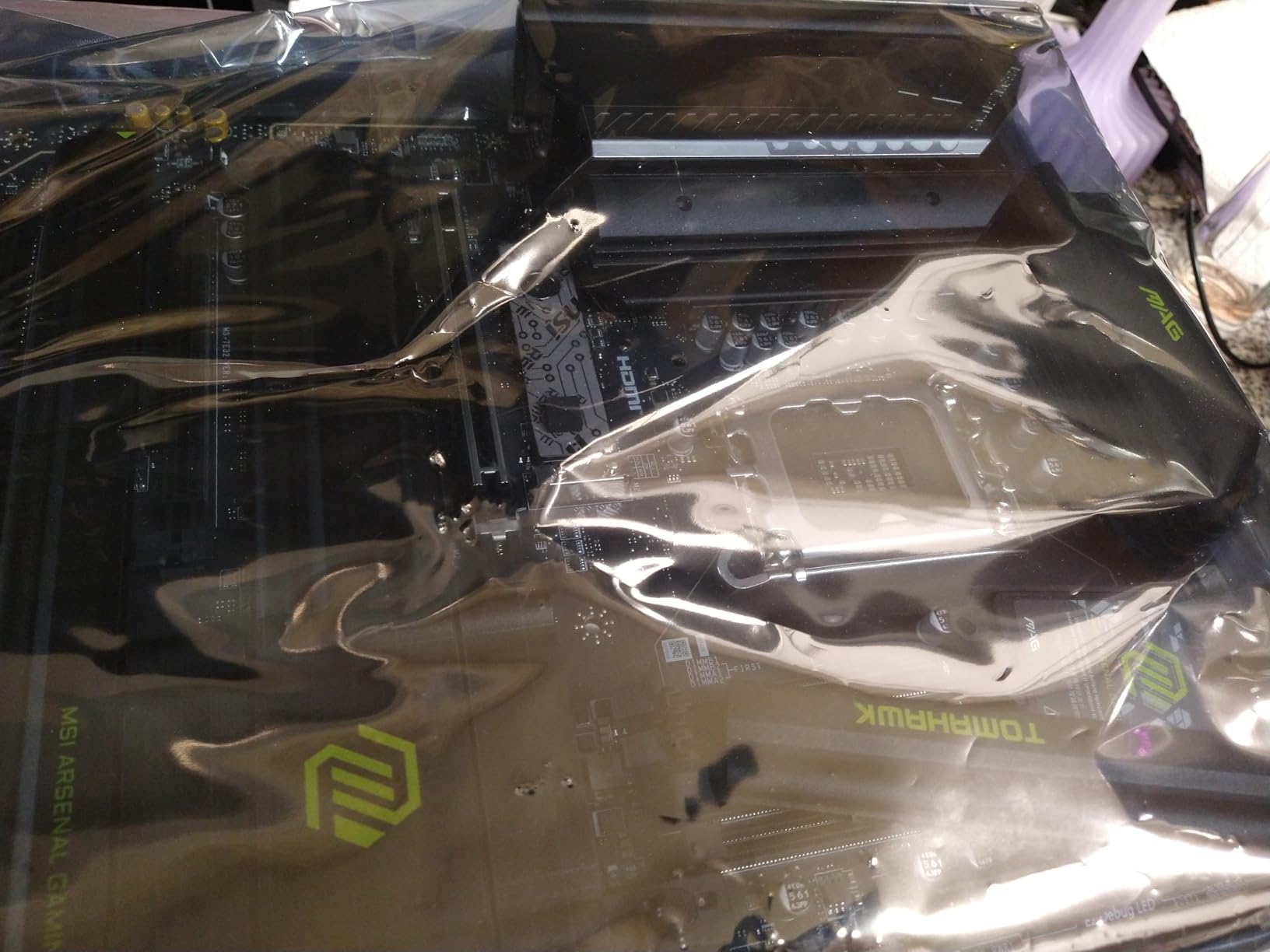 MSI MAG Z890 Tomahawk WiFi Gaming Motherboard (Supports Core Ultra Series 2 Intel Processors, LGA 1851, DDR5, PCIe 5.0, M.2, SATA, 5Gbps LAN, USB Type-C, Wi-Fi 7, Bluetooth 5.4, Thunderbolt 4, ATX) - Customer Photo 1