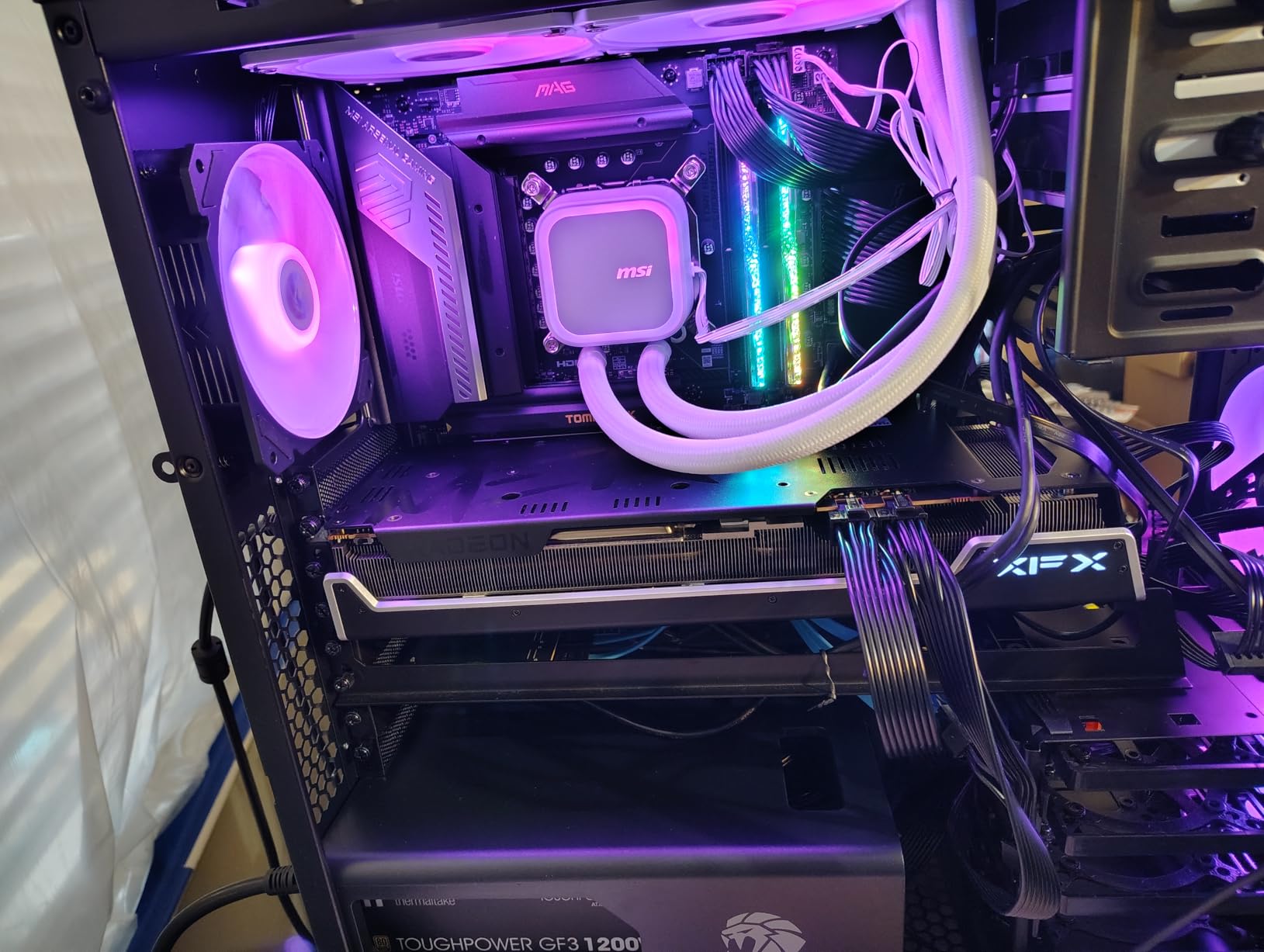 MSI MAG Z890 Tomahawk WiFi Gaming Motherboard (Supports Core Ultra Series 2 Intel Processors, LGA 1851, DDR5, PCIe 5.0, M.2, SATA, 5Gbps LAN, USB Type-C, Wi-Fi 7, Bluetooth 5.4, Thunderbolt 4, ATX) - Customer Photo 2