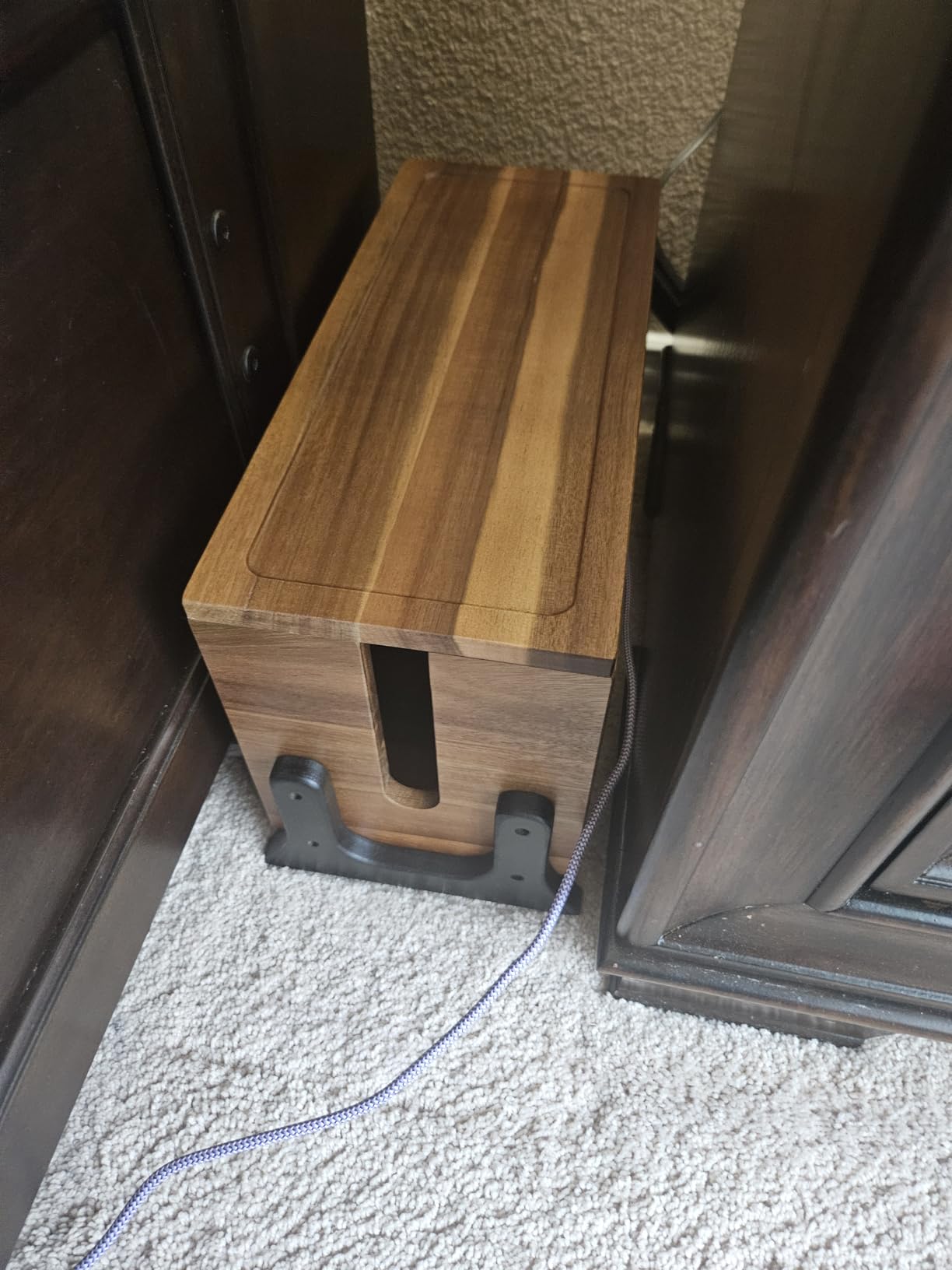 Extra Large Cable Management Box, Wood Cord Hider Box & Organizer for Power Strip, TV Wires & Desk Cable Storage Customer Review Extra Large Cable Management Box, Wood Cord Hider Box & Organizer for Power Strip, TV Wires & Desk Cable Storage - Customer Photo 1