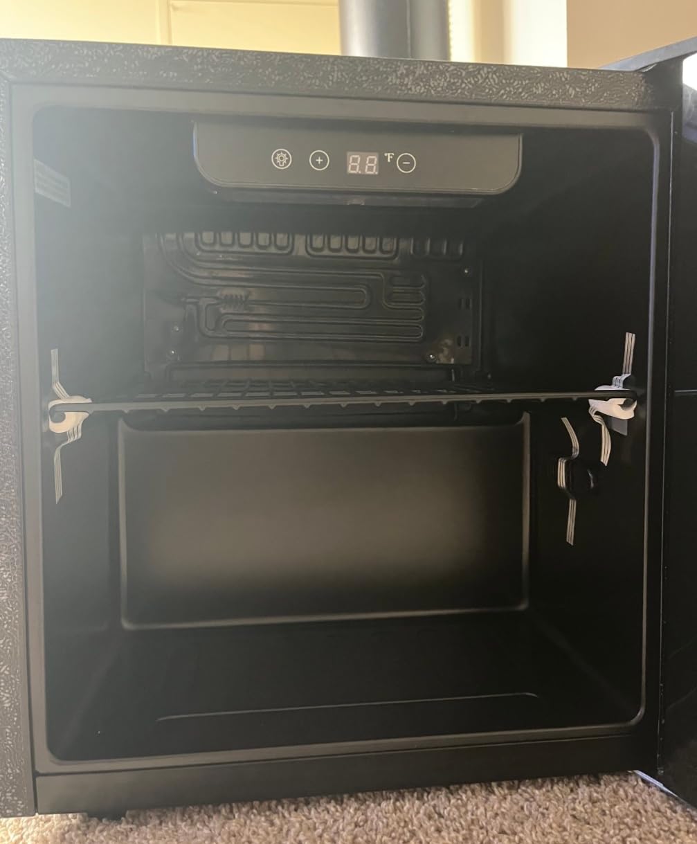 26 Bottle Wine Cooler, 95 Cans Beverage Refrigerator, 2.6 cu.ft Drink Fridge Digital Temperature Control for Beer, Soda,Water, Drink Cooler for Home Office Bar - Customer Photo 2