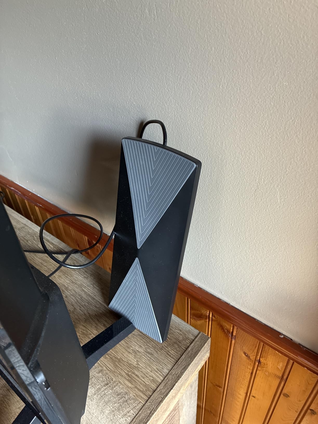 2025 TV Antenna,1200+ Miles Long Range TV Antenna, HD Digital TV Antenna Indoor with Signal Booster, Antenna for Smart TV and All Older TV's-Supports 4K 1080p -33ft Long Cables - Customer Photo 1