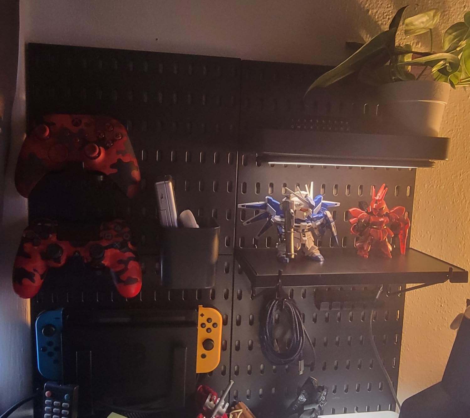 Keepo Pegboard Combination Kit, Pegboards and Accessories Modular Hanging for Gaming Setup, Gaming Station Peg Board, Gaming Organizer, Wall Game Controller Holder, Headset Stand (Black, 33″×22″) - Customer Photo 2