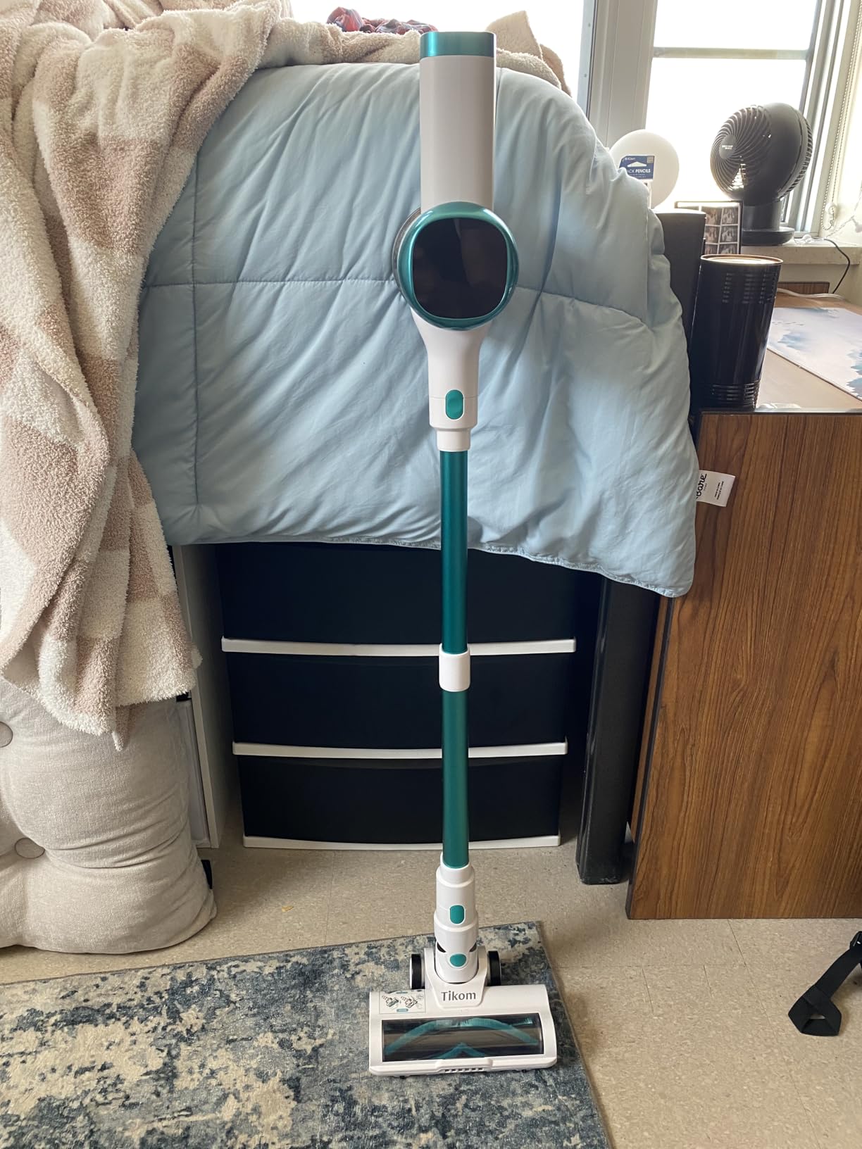 Tikom V500 Cordless Vacuum Cleaner for Home, 40000Pa/450W Stick Vacuum with LED Touch Screen, Charging Wall Dock, Anti-Tangle, Lightweight Handheld Vacuum for Pet Hair, Hard Floor, Carpet Customer Review Tikom V500 Cordless Vacuum Cleaner for Home, 40000Pa/450W Stick Vacuum with LED Touch Screen, Charging Wall Dock, Anti-Tangle, Lightweight Handheld Vacuum for Pet Hair, Hard Floor, Carpet - Customer Photo 1